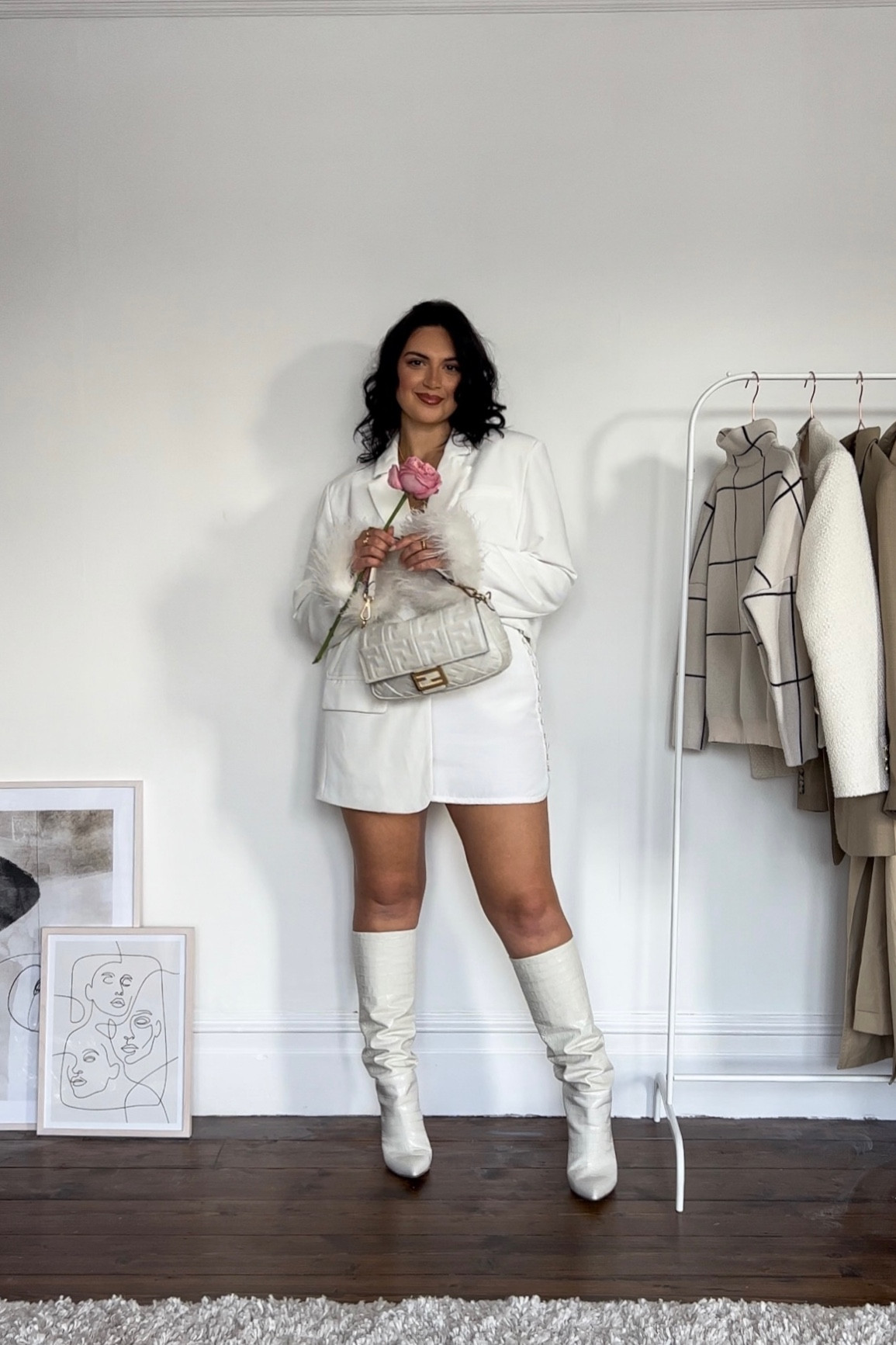 An all white date night look 🤍 Love the feathers on the blazer sleeves. It's that detail that turns the look from okokok to lalala 💭✨ 

#LTKunder50 #LTKeurope #LTKstyletip