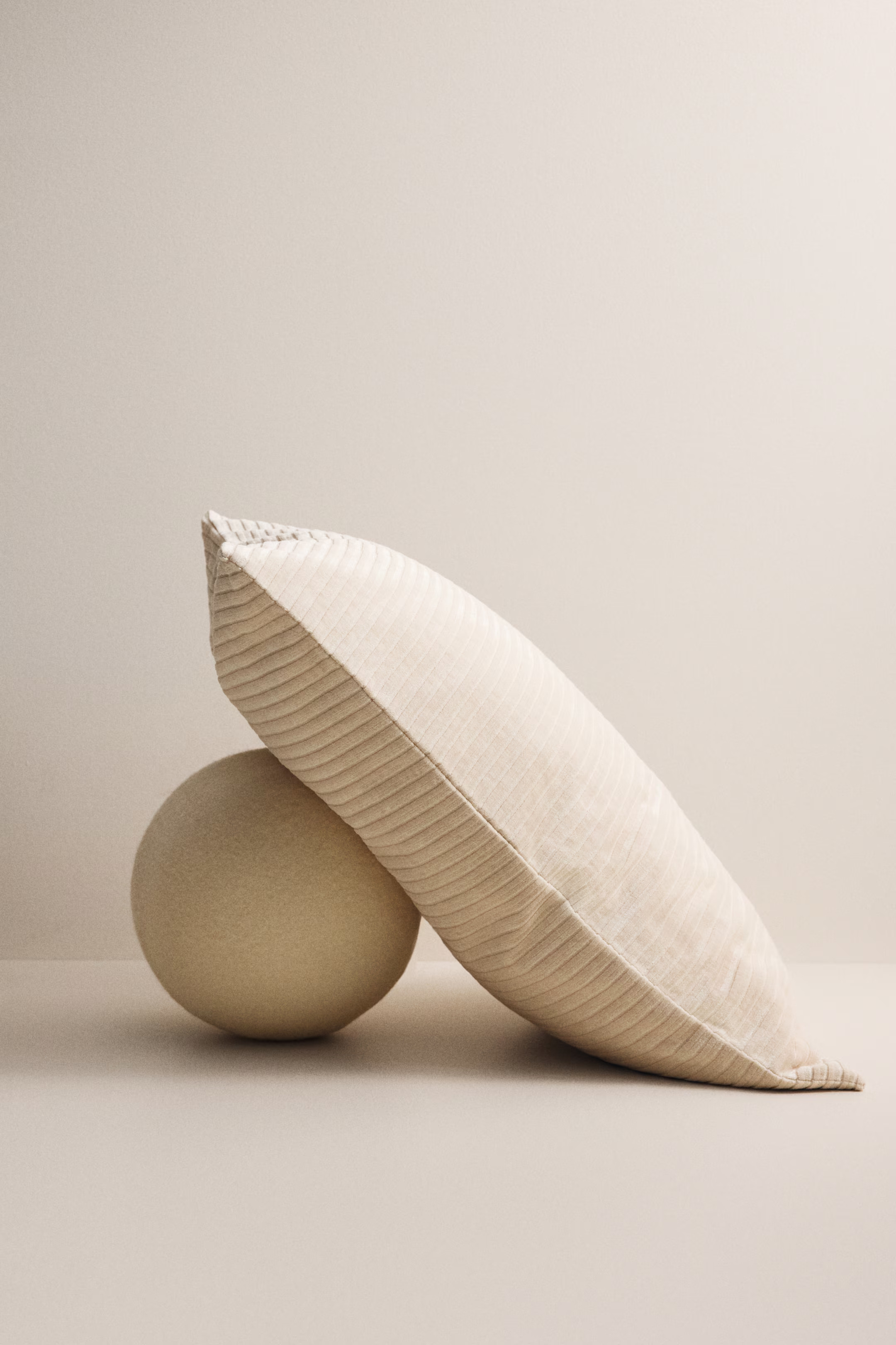 Corduroy Cushion Cover | H&M (US + CA)