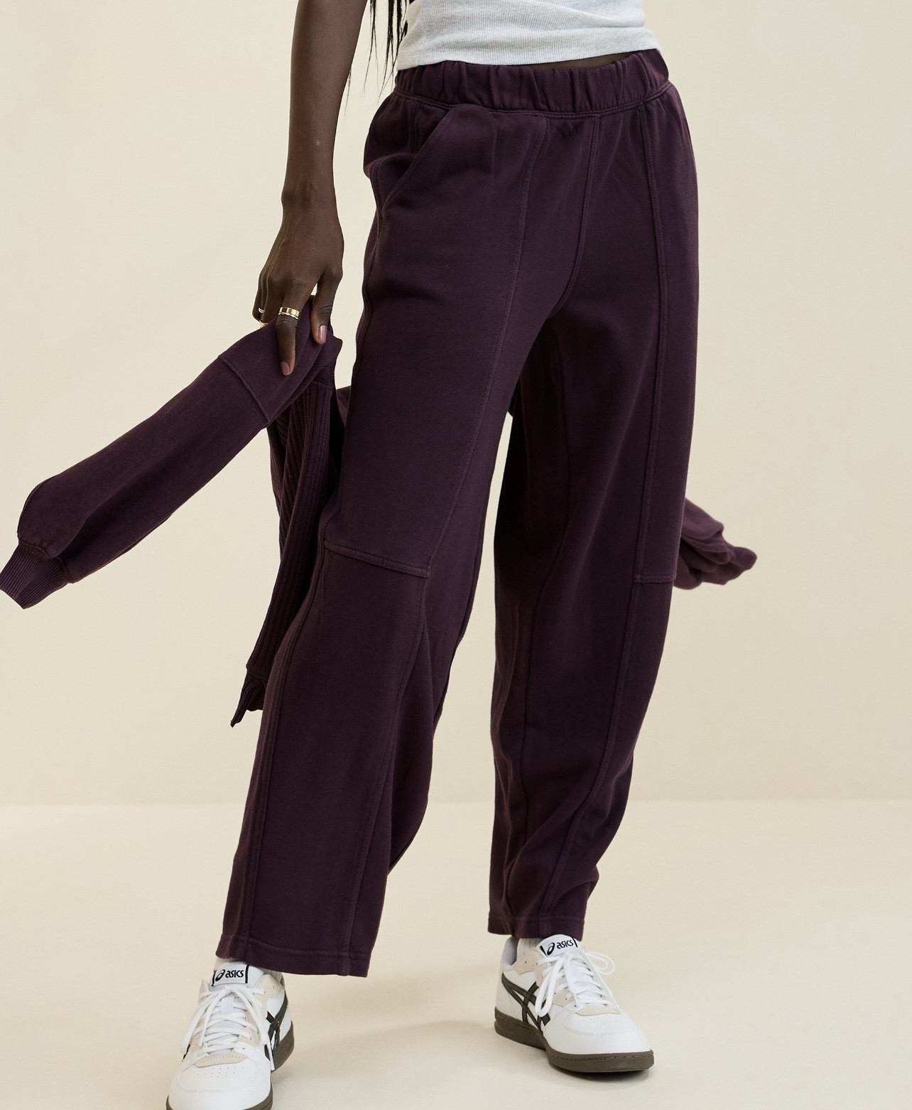 Aerie sweatpants 

#LTKSeasonal #LTKSaleAlert #LTKFindsUnder50