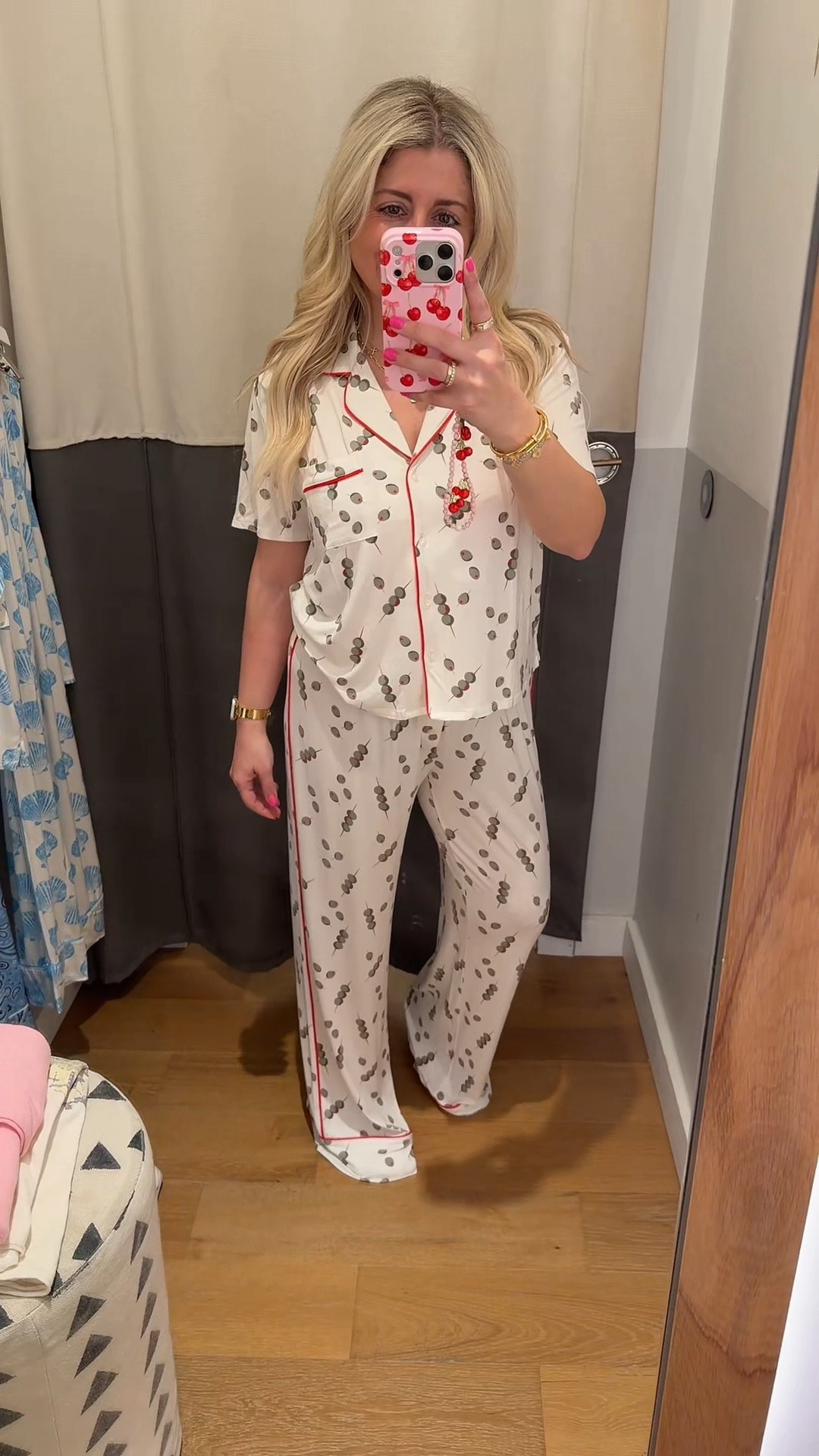 @Aerie real soft pjs on sale + stackable code! 
Size m

#LTKxAerie #LTKSaleAlert