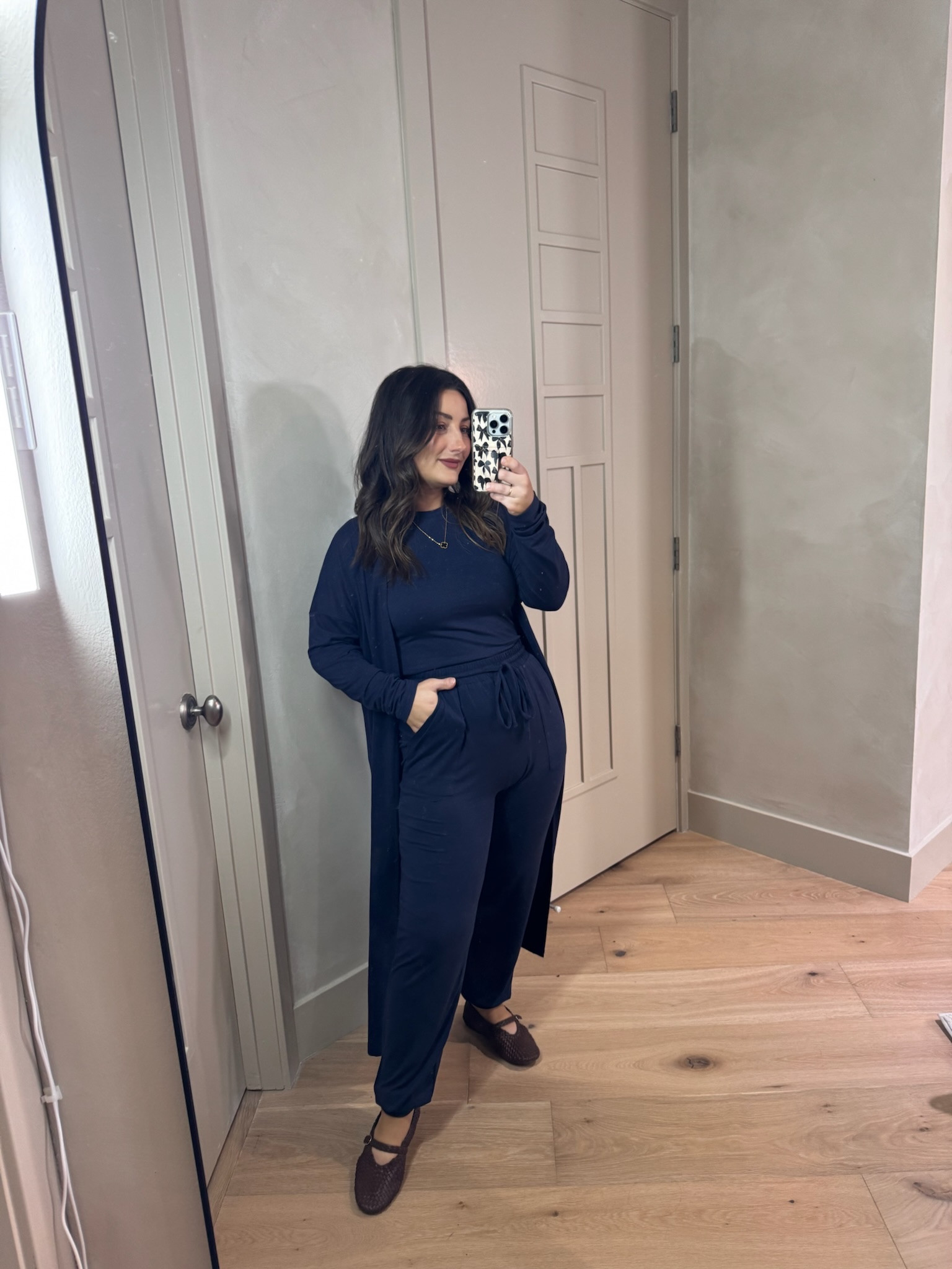 Petite friendly three piece set with a duster, tank and joggers! Size small (5'0" 140lbs)


#LTKootd #LTKPetite #LTKFindsUnder50