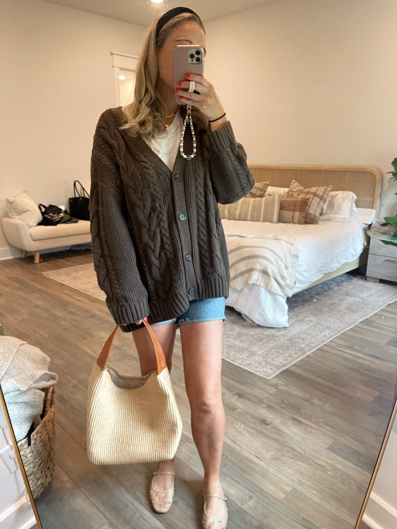 Loving this cozy and easy outfit for fall 🤎