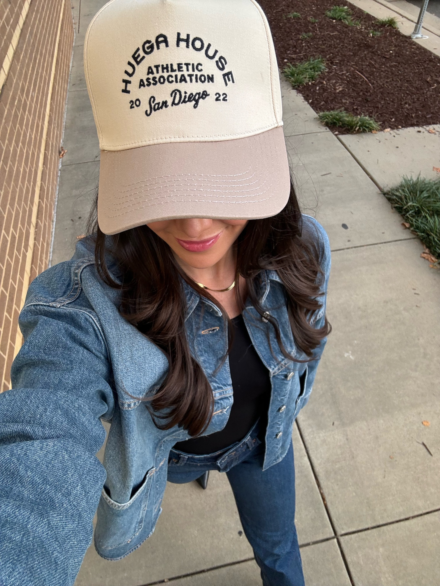 hat for every outfit🤎🦢

#huegahouse #fallhat #fallstyle #truckerhat #shoes #denium 

#LTKFindsUnder50