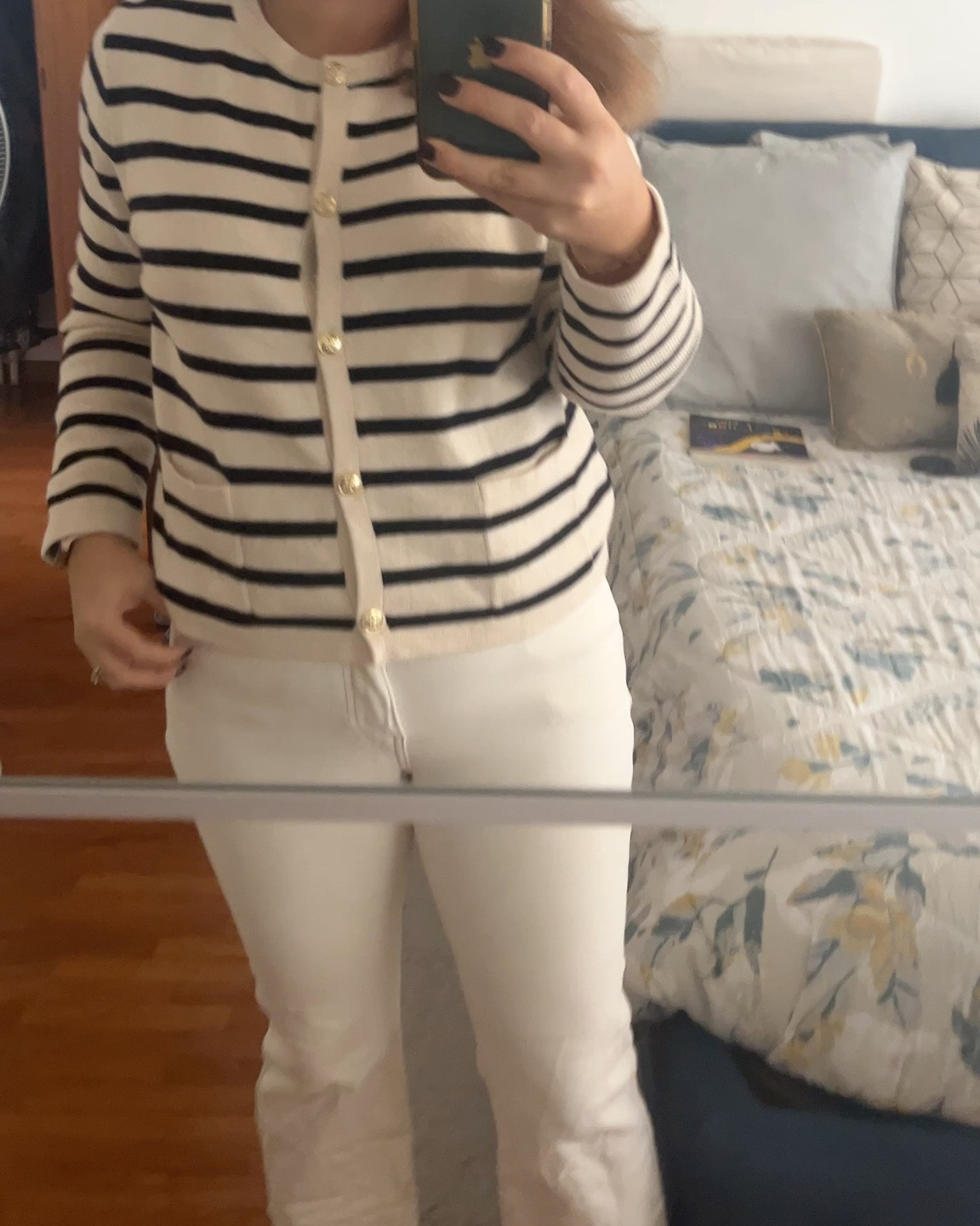 A classic cardigan that will never go out of style and it’s UNDER $20!!

#LTKSaleAlert #LTKCyberWeek #LTKFindsUnder50