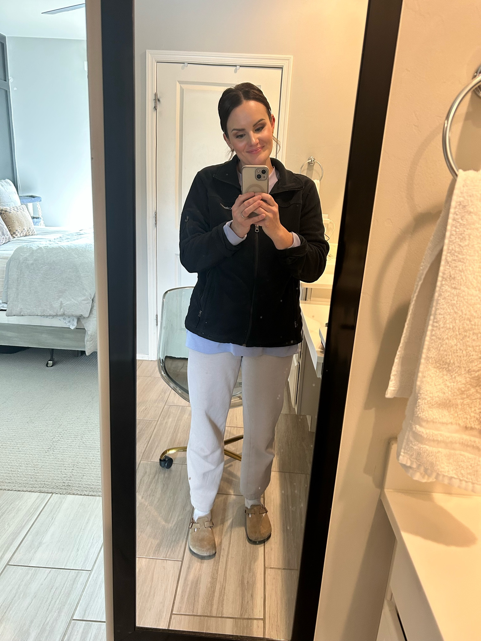 Comfy cozy mom at the park outfit! 