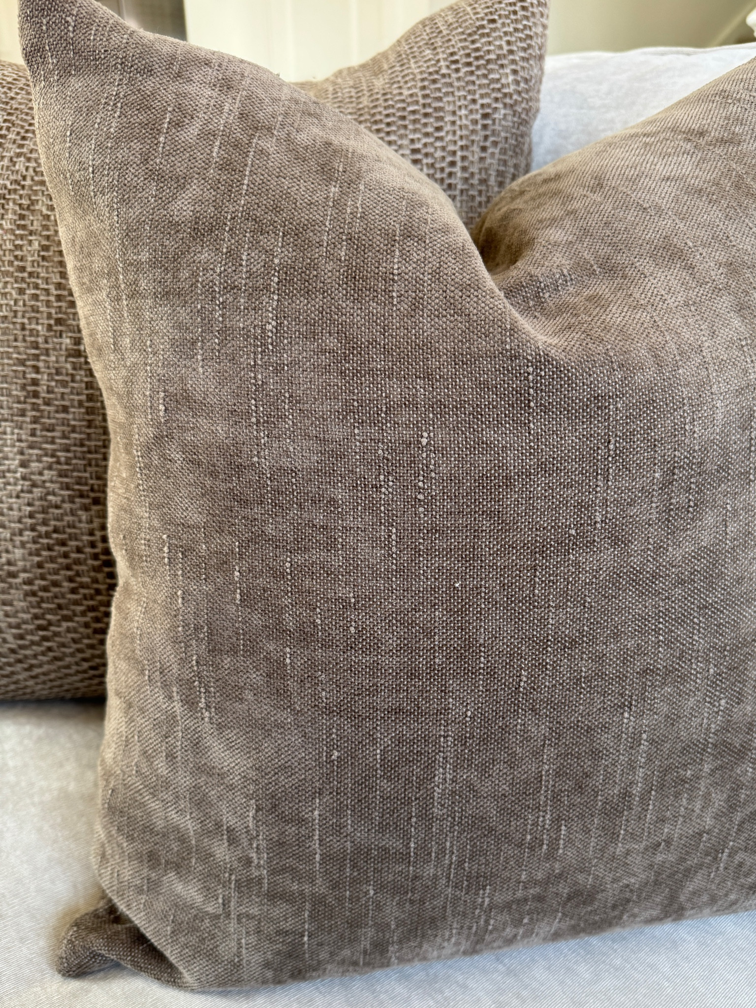 I’m so in love with the rich brown of these throw pillows! 

Home decor, throw pillows 

#LTKHome