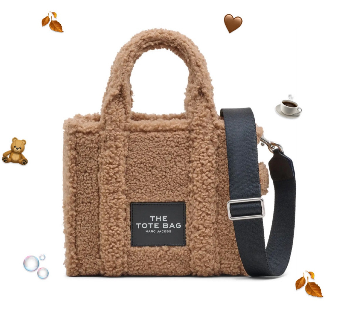 ON SALE 📣 only $137 ☁️🧸🍂
It’s $250 on the Marc Jacobs page. 
Sherpa teddy Marc Jacobs “THE TOTE BAG” in small ✨

#LTKSaleAlert #LTKItBag #LTKSeasonal