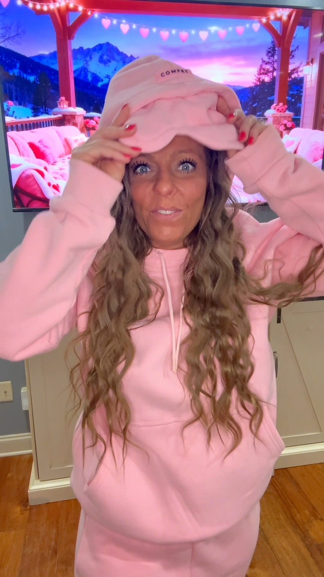 Comfrt’s Airplane travel hoodie is back in stock but it won’t be for long🔥 Click the link in my bio and save an additional 15%. 

#LTKmomlife #LTKSaleAlert #LTKFindsUnder50