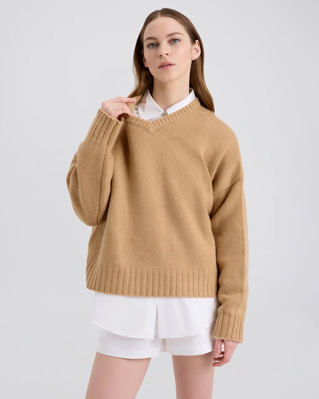 The Reva Cashmere Sweater in Sandy Beach | Solid & Striped