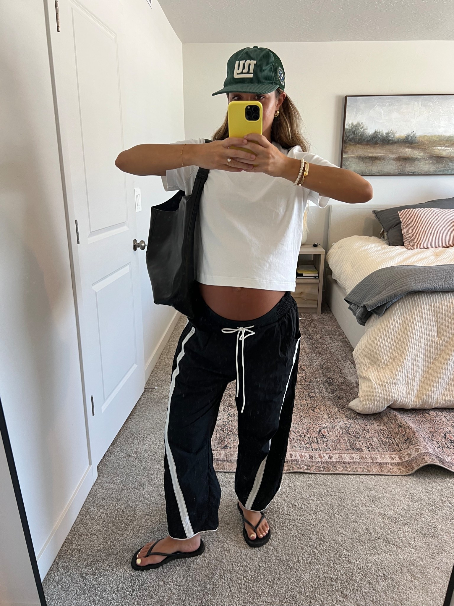 My favorite preggy pants 

#LTKBump #LTKStyleTip #LTKFindsUnder100