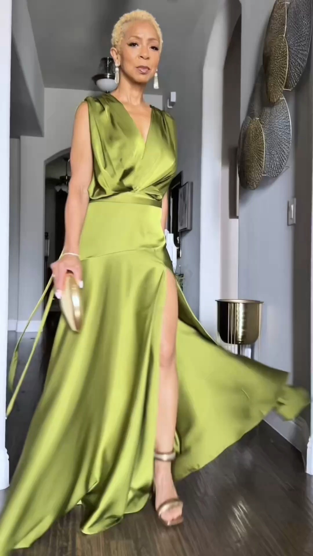 Run it back in freeze frame…
Who else prefers photos over video? 
Ready to shop? Use my discount code TORI8 for 8% off your purchase. 
🔗Olive Amalia Satin Maxi Dress https://go.shopmy.us/p-80995588