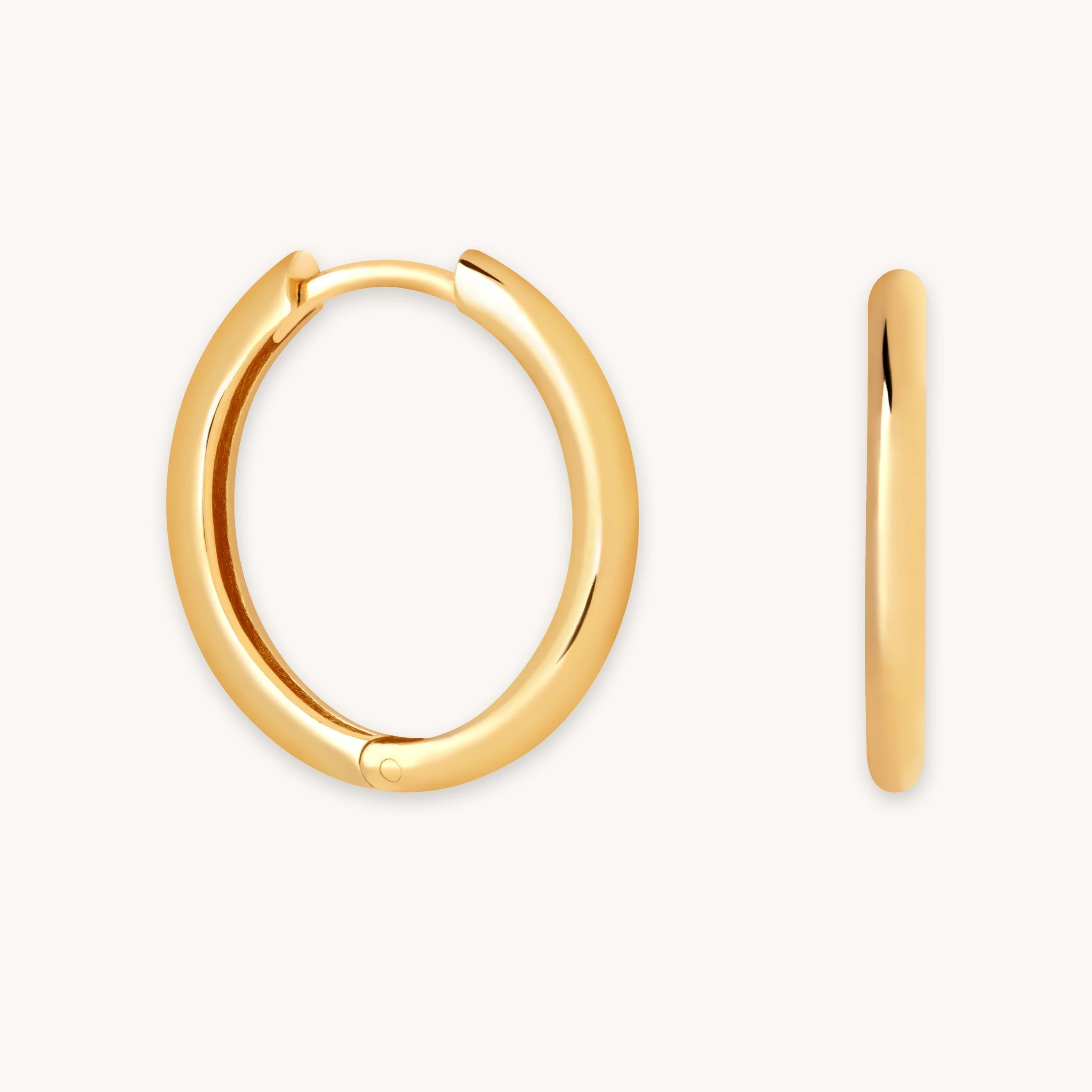 Essential Medium Hoops in Gold | Astrid & Miyu Earrings | Astrid & Miyu US