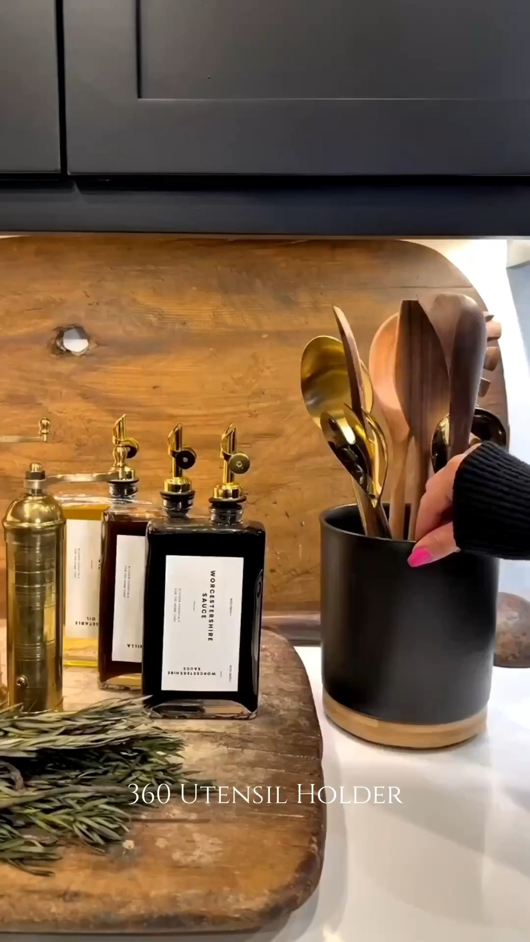 A nice hike decor roundup! New and old, but always timeless! 🤩✨

360 Kitchen Utensil Holder. Aesthetic Oil Dispensers. Faux Tree. Ombre Vase. Organizing dividers. Dresser. Aesthetic Soap Dispensers. Drink Organizer. Velvet Quilt. Towel Hooks. Towels. 


#LTKHome