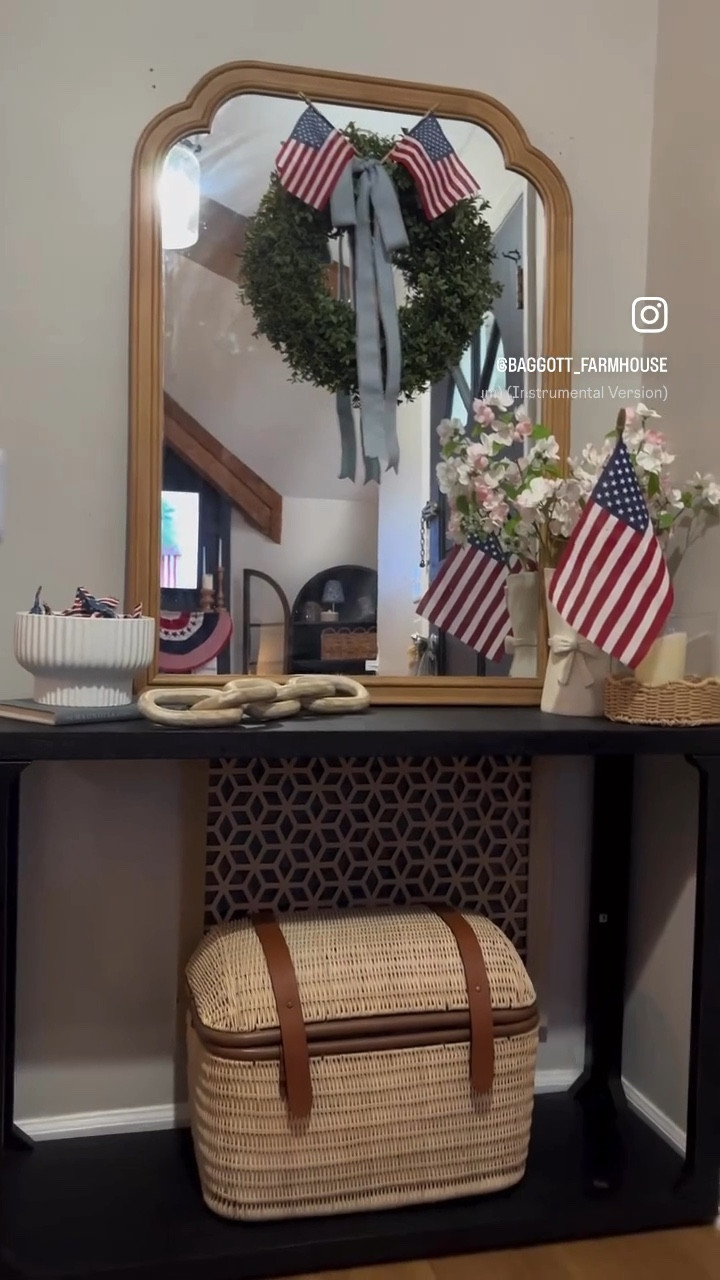 4th of July Home tour


#LTKHome #LTKFindsUnder50 #LTKSeasonal