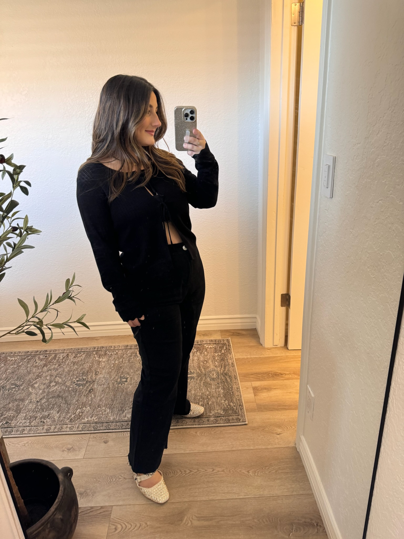 tie front cardigan with scalloped hem! Size medium 

petite friendly high waisted jeans size medium (I'm currently a size 6/8)

Flats run tts 

#LTKSeasonal #LTKStyleTip #LTKSaleAlert