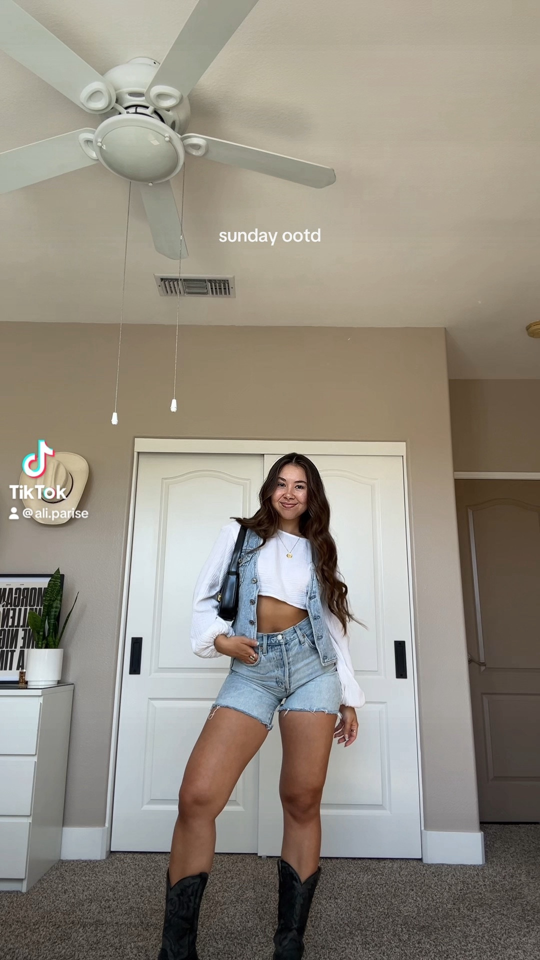 denim on denim <3

#LTKVideo #LTKstyletip #LTKSeasonal