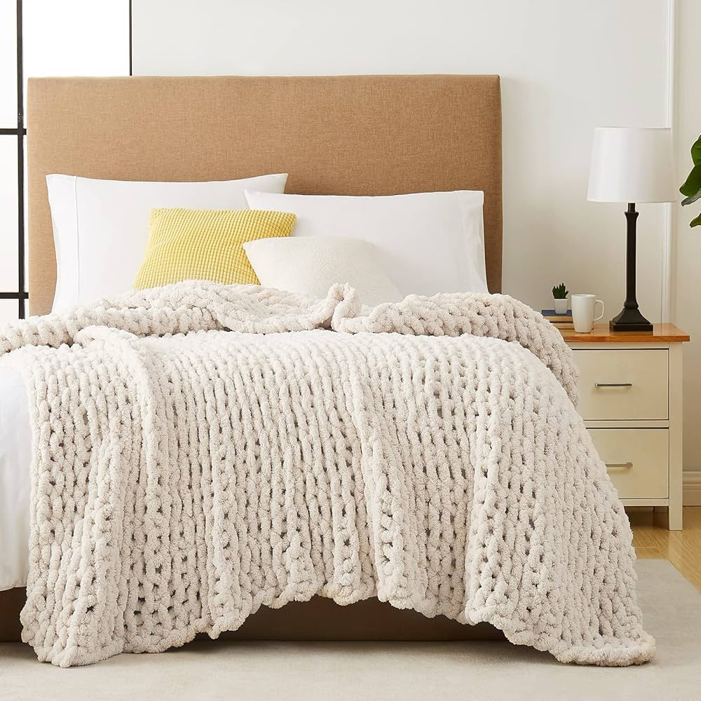 L'AGRATY Chunky Knit Blanket Throw,Soft Chenille Yarn Throw Blanket 40x50，Handmade Thick Cable ... | Amazon (US)