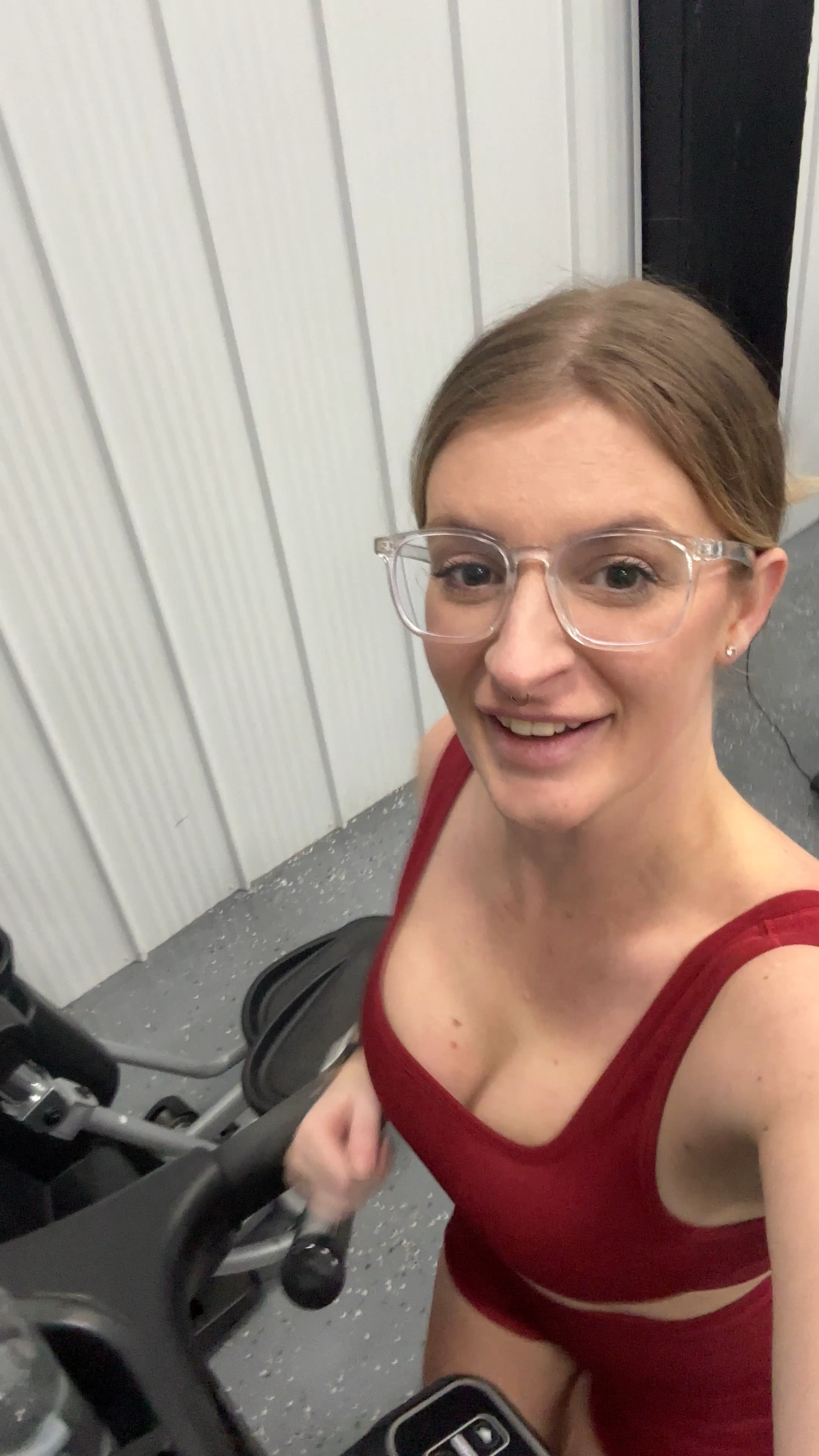 It’s 28 outside and snowing but I’m getting it done ANYWAY in my Gymshark red ones. ❤️‍🔥

#LTKFitness #LTKActive #LTKMidsize