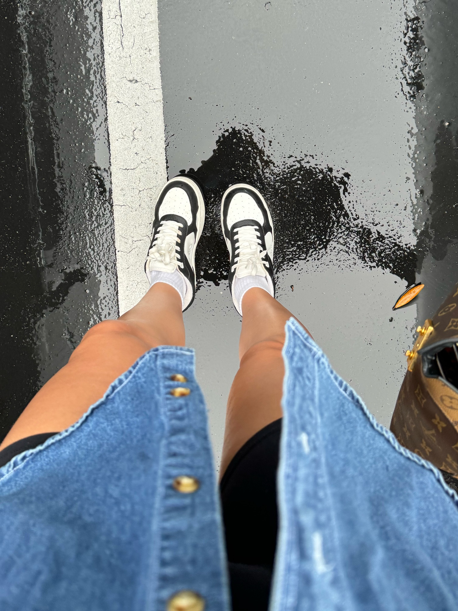 The best basic sneakers for game day! 
#sneakers #alo #blackandwhite

#LTKStyleTip #LTKShoeCrush #LTKU