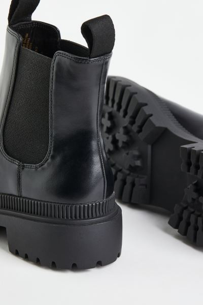 Chelsea boots | H&M (UK, MY, IN, SG, PH, TW, HK)