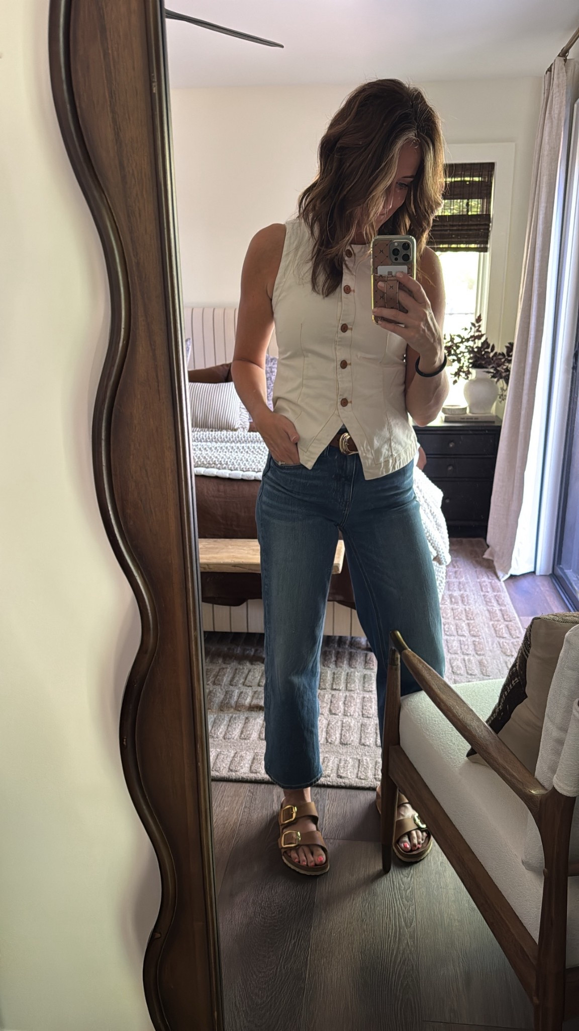 Loving these cropped jeans. I’m a size 4/6 and 5’9” and got size 27 waist with a 28” inseam. 

#LTKShoeCrush