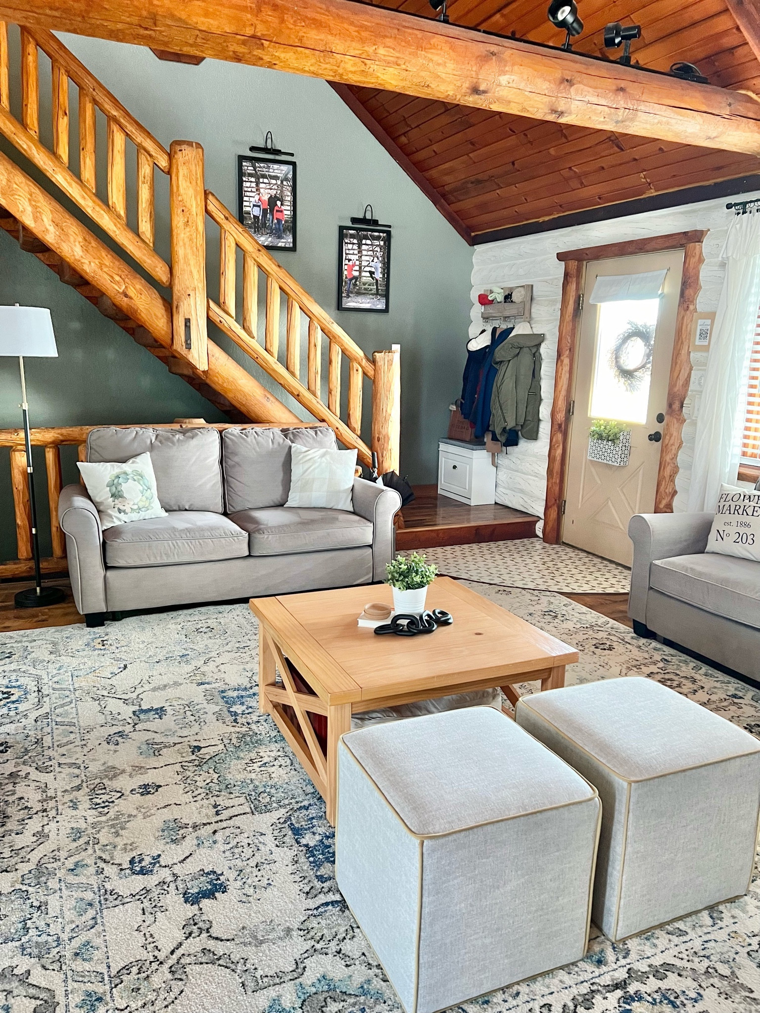 Living room decor for winter

Bedroom, Winter decor, Living room 

#LTKfindsunder100 #LTKsalealert #LTKhome