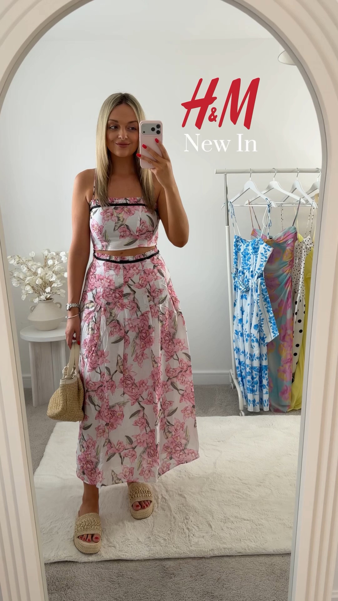 H&M New In Summer Haul 💖☀️✨

How gorgeous is this floral linen co-ord top and skirt set this is gorgeous for holiday, the denim dress is unreal and wow how gorgeous are the brown satin lace shorts perfect for an evening outfit 🫶

Summer fashion denim dress brown satin lace shorts summer dress

#LTKsummer #LTKuk #LTKeurope