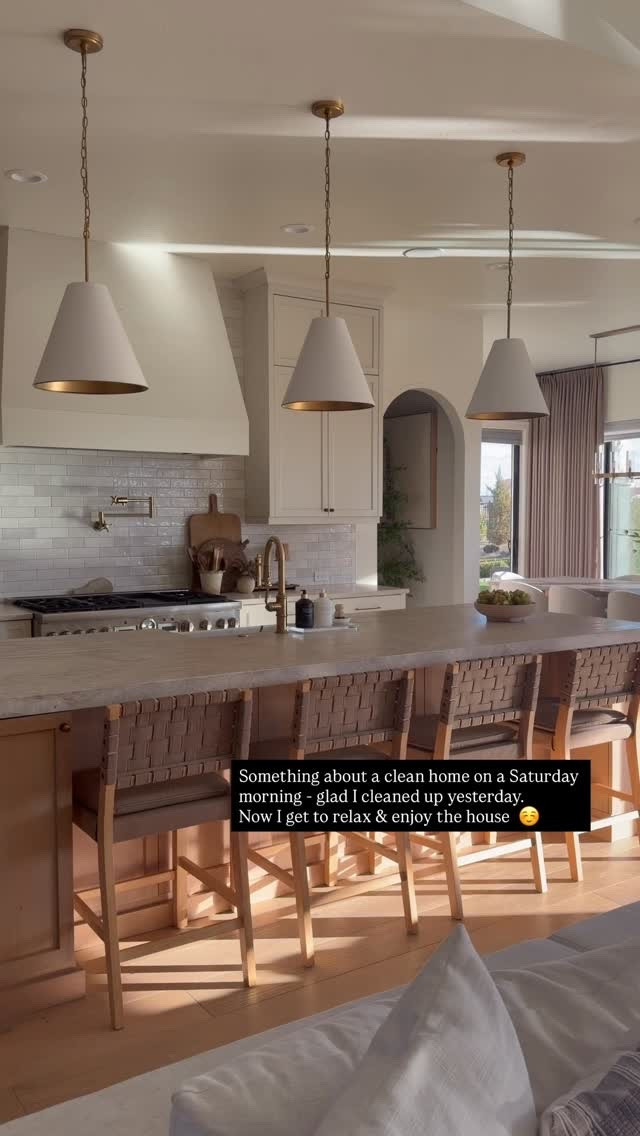 Something about a clean home on a Saturday morning - glad I cleaned up yesterday. 
Now I get to relax & enjoy the house ☺️

#LTKSeasonal #LTKU #LTKHome