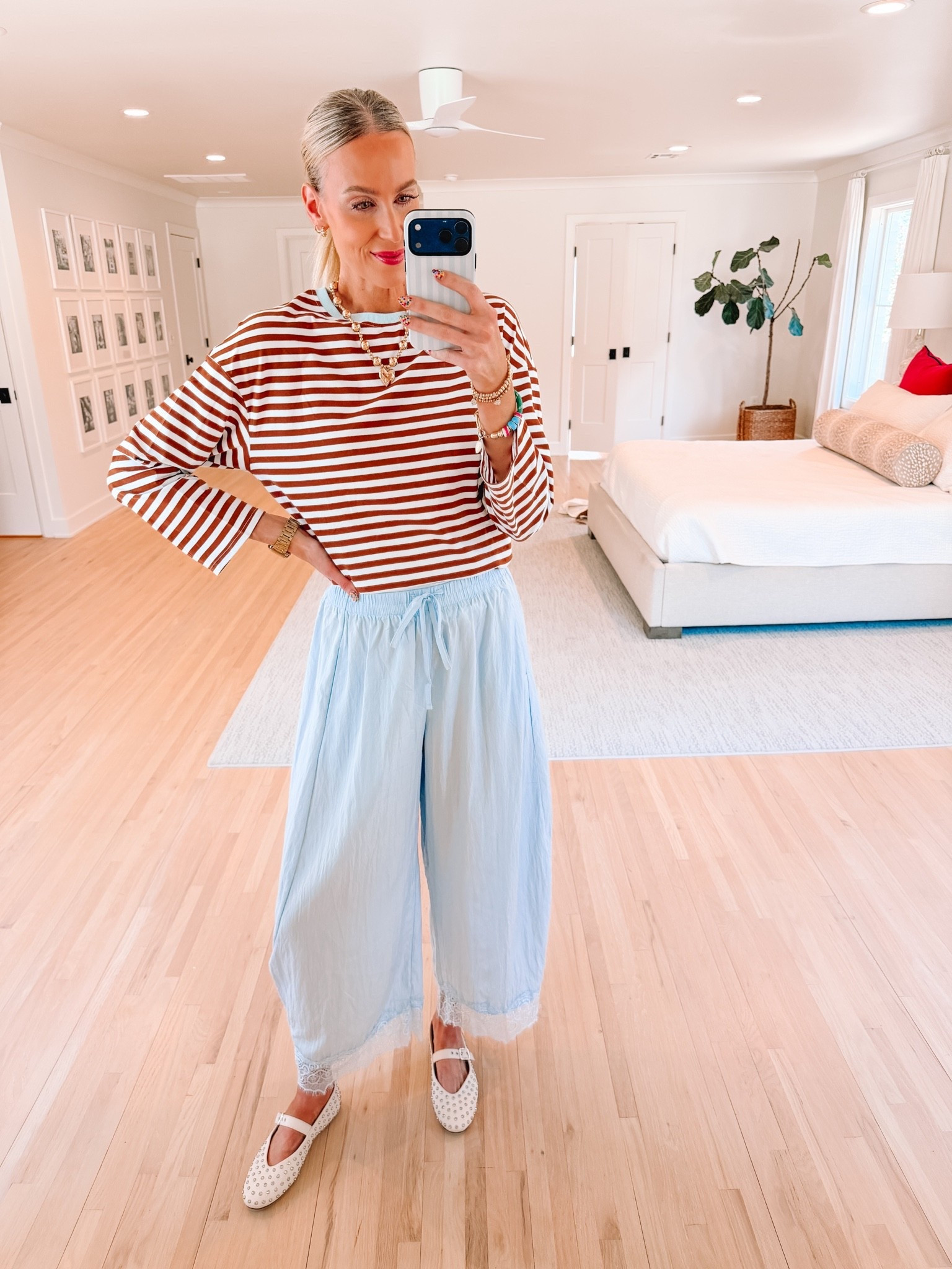 The perfect transition outfit into fall! 

Striped tshirt / Lounge trousers / Ballet flats / Classic style

#LTKgrwm #LTKdayinmylife #LTKootd