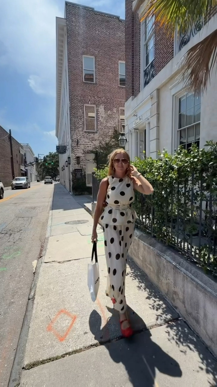 No strangers were involved in the making of this reel. My friend volunteered to play the role of
"random woman on the street" asking where I got my outfit... and honestly, she nailed it.
The best part? It really is a two-piece set from Amazon, and it looks so much more expensive than it is.
All links are commissionable.
https://urlgeni.us/amzn/naDOr7

#LTKdayinmylife #LTKootd #LTKOver40