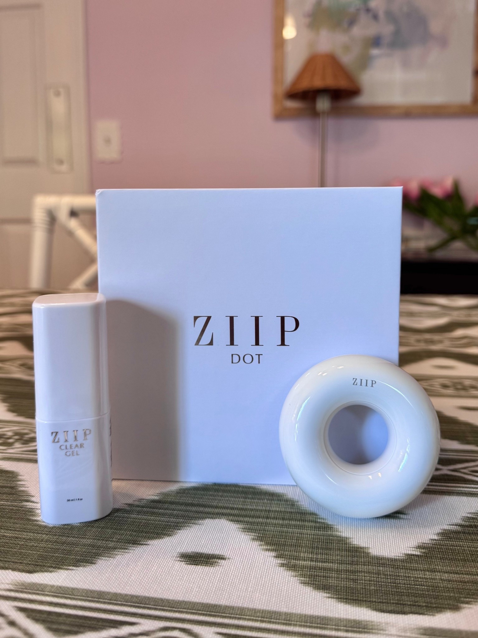 @ziipbeauty’s latest technology is one you don’t want to miss! The DOT instantly zaps zits to calm & clear breakouts fast. Fun fact: It’s the world’s first microcurrent acne device 🤌🏼 

#LTKTravel #LTKGiftGuide #LTKBeauty