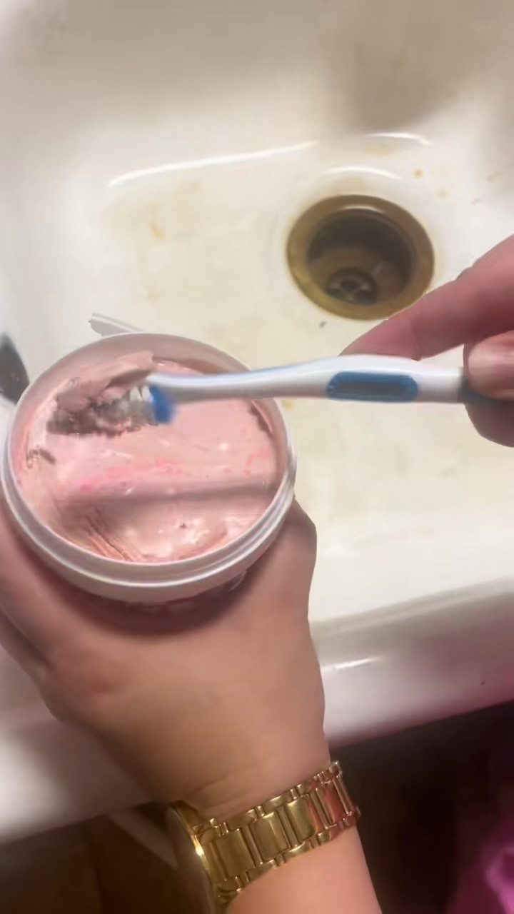 The BEST cleaning product for set in stains!

My porcelain sink is so so old and it is sooooo stained. Rust, resin, all the types of stains. 

This product changed the game! I had tried literally everything before this!

So good!

#cleaning #cleaningproducts

#LTKHome #LTKFindsUnder50 #LTKFindsUnder100