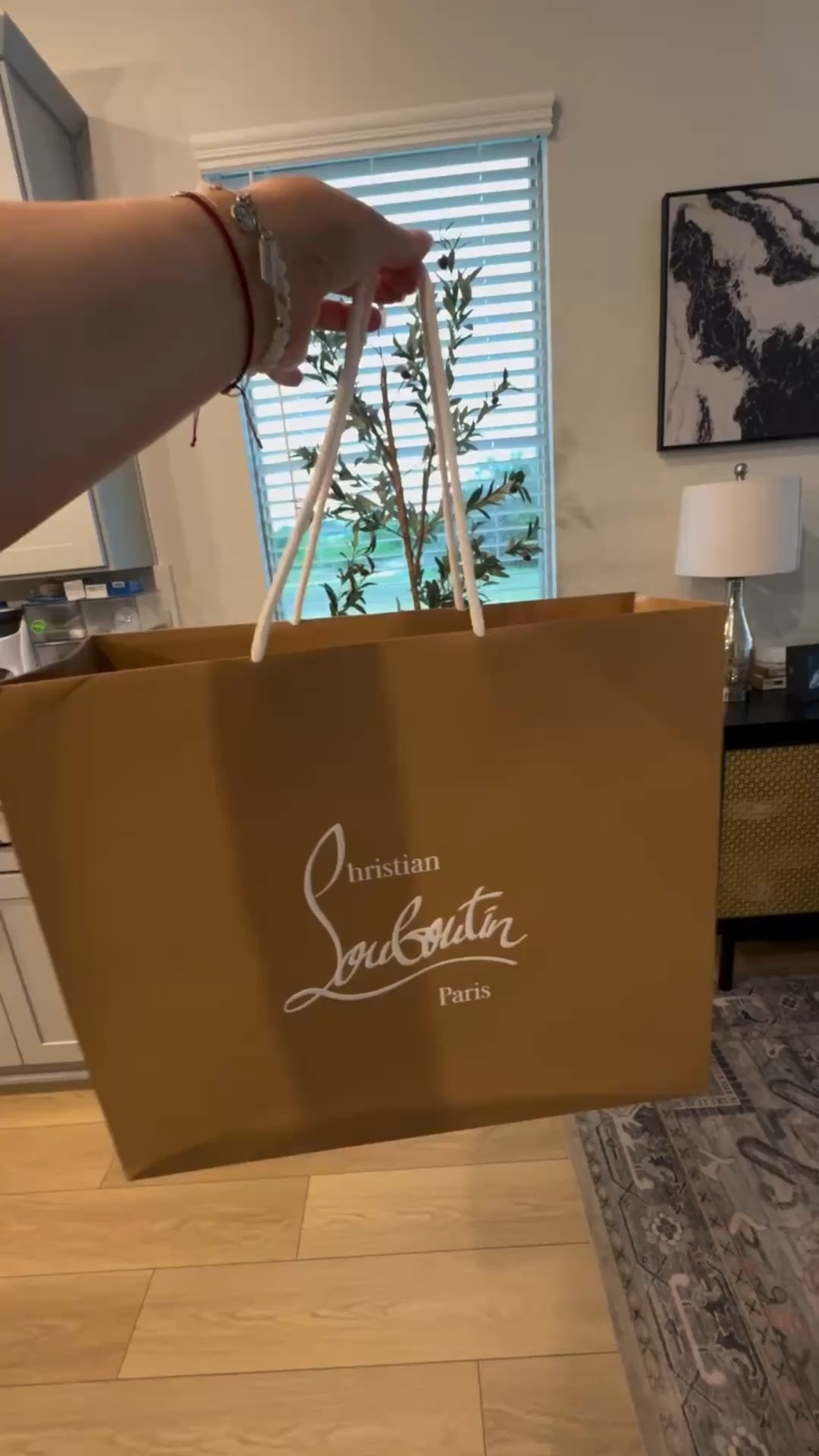 Not my wisest decision but too hard to pass up. 💗
#unboxing #ltkstyletip #christianlouboutin #louboutin #shoes