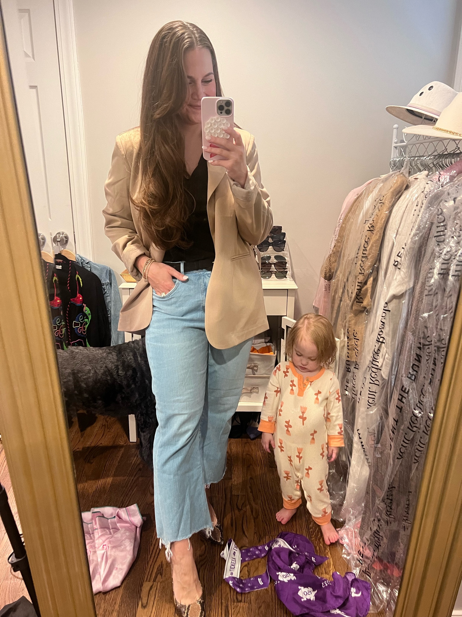 Sometimes getting ready can be chaos 🤪 a simple, classic look makes me feel a little less crazy...but only a little! 

#target #oldnavy #renttherunway

#LTKsalealert #LTKmidsize #LTKSeasonal