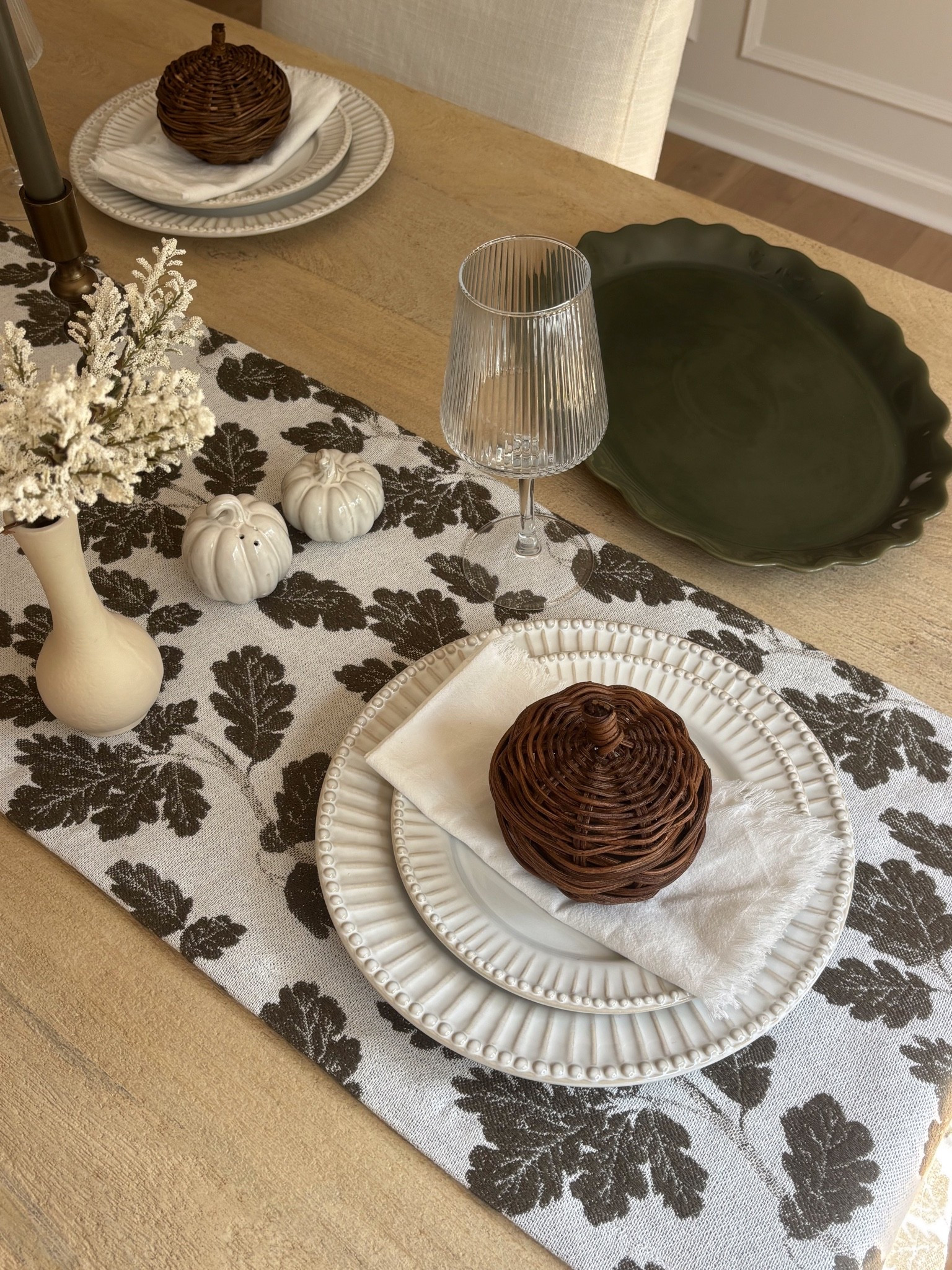 the cutest fall and Thanksgiving table 🍂 🤎 everything is from @Target and you can shop it all below!

#LTKHome