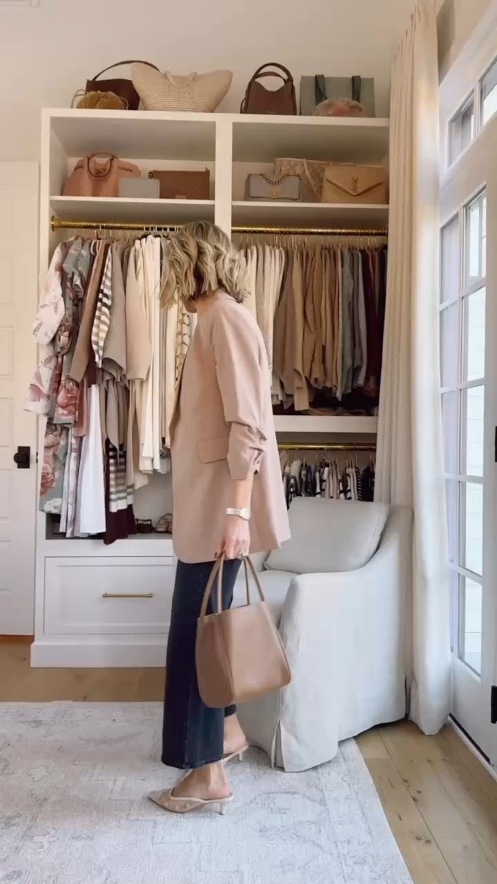 Here’s how I would dress these pants up to wear for work! Wearing XS/0


Loverly grey, work outfit, winter outfit, pants 

#LTKSeasonal #LTKStyleTip