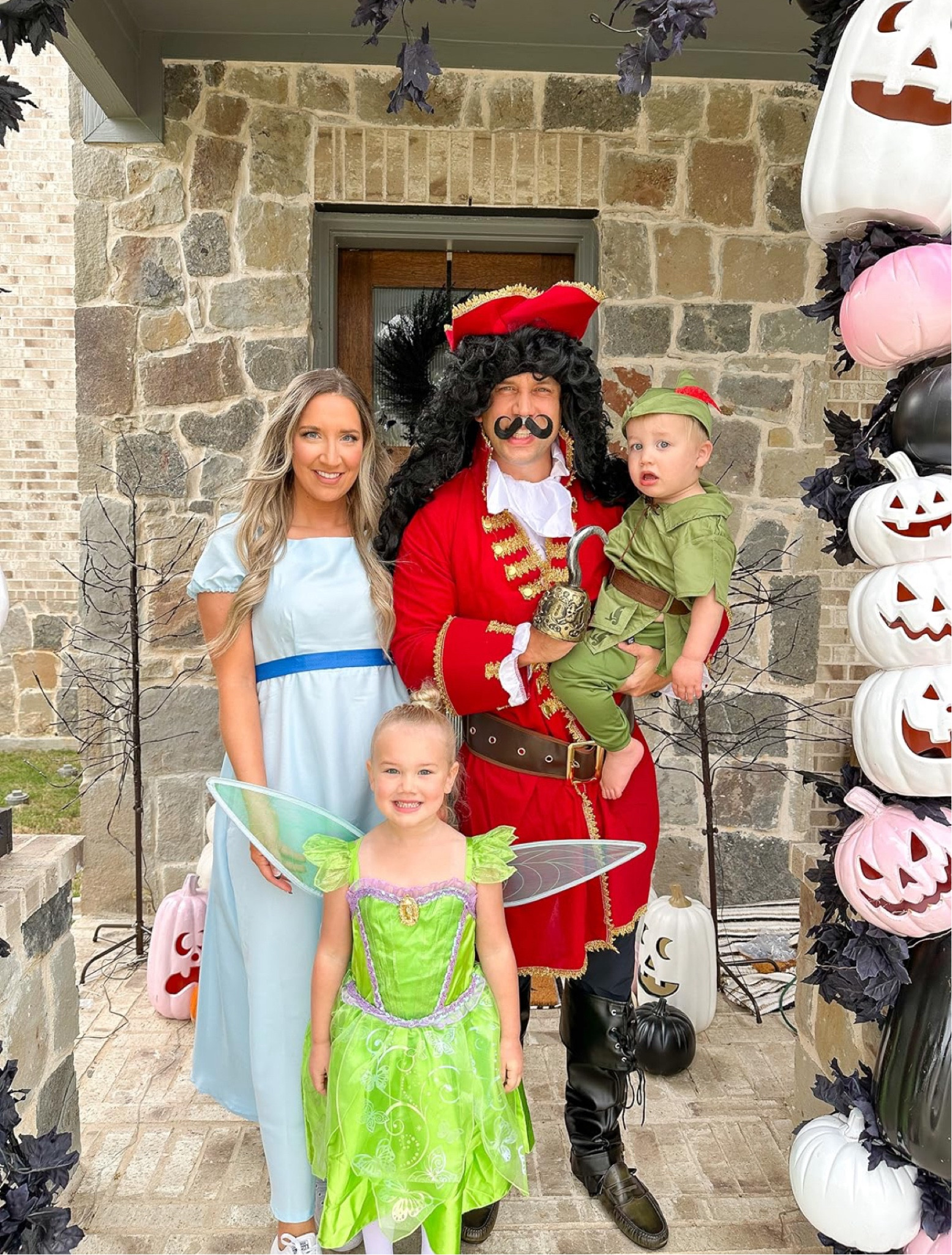Family halloween costume idea!

Seasonal family parties trick or treating October beggars night families Peter Pan Captain Hook Wendy 

#LTKParties #LTKHome #LTKSeasonal