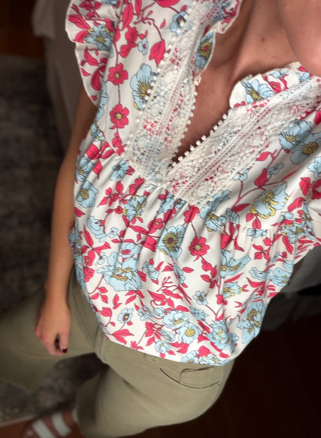 This top is giving major Spring vibes  
Top/small
Pants/6

#LTKmomlife #LTKWorkwear #LTKSeasonal