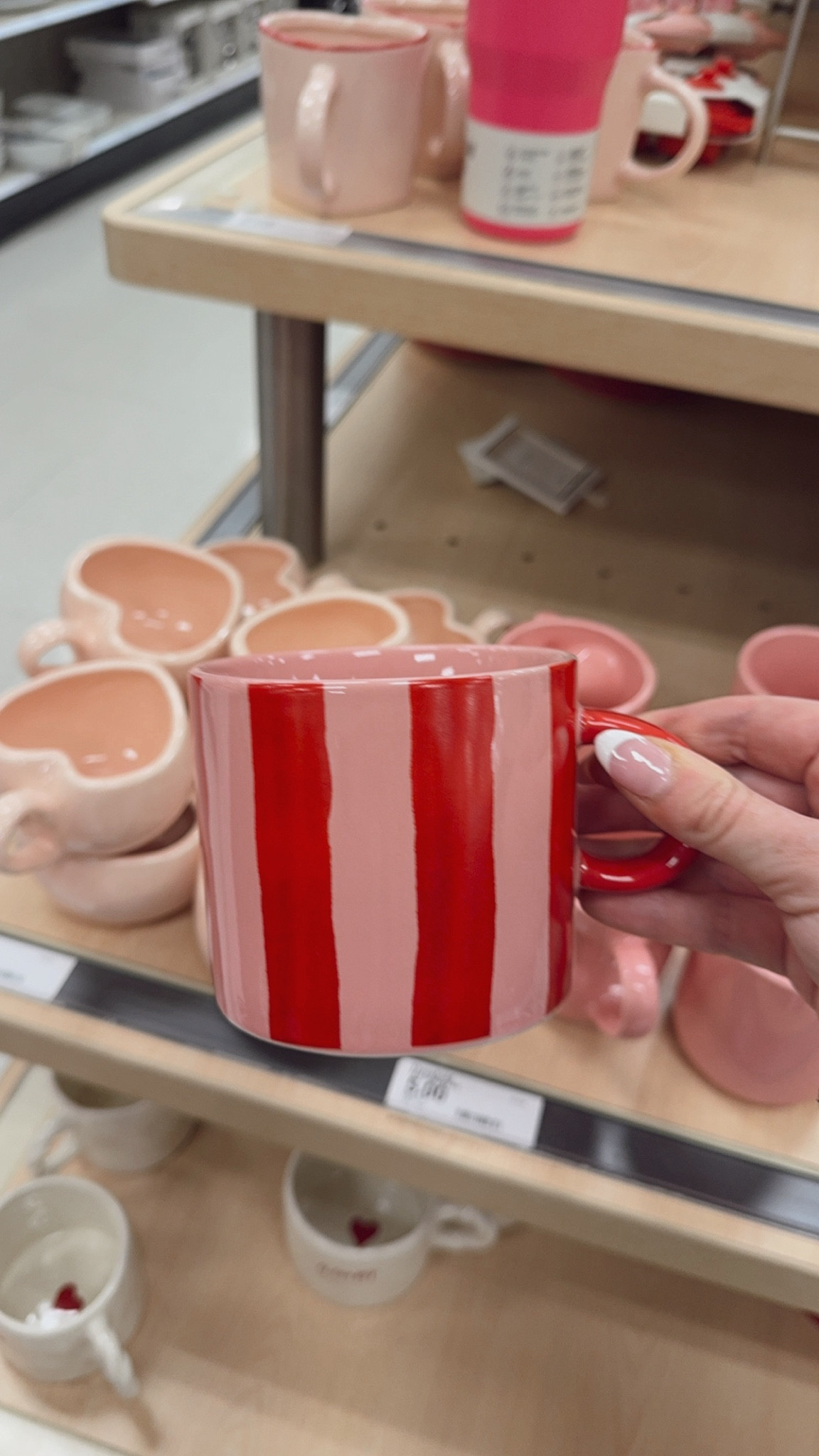 How cute are these Valentine’s Day mugs!