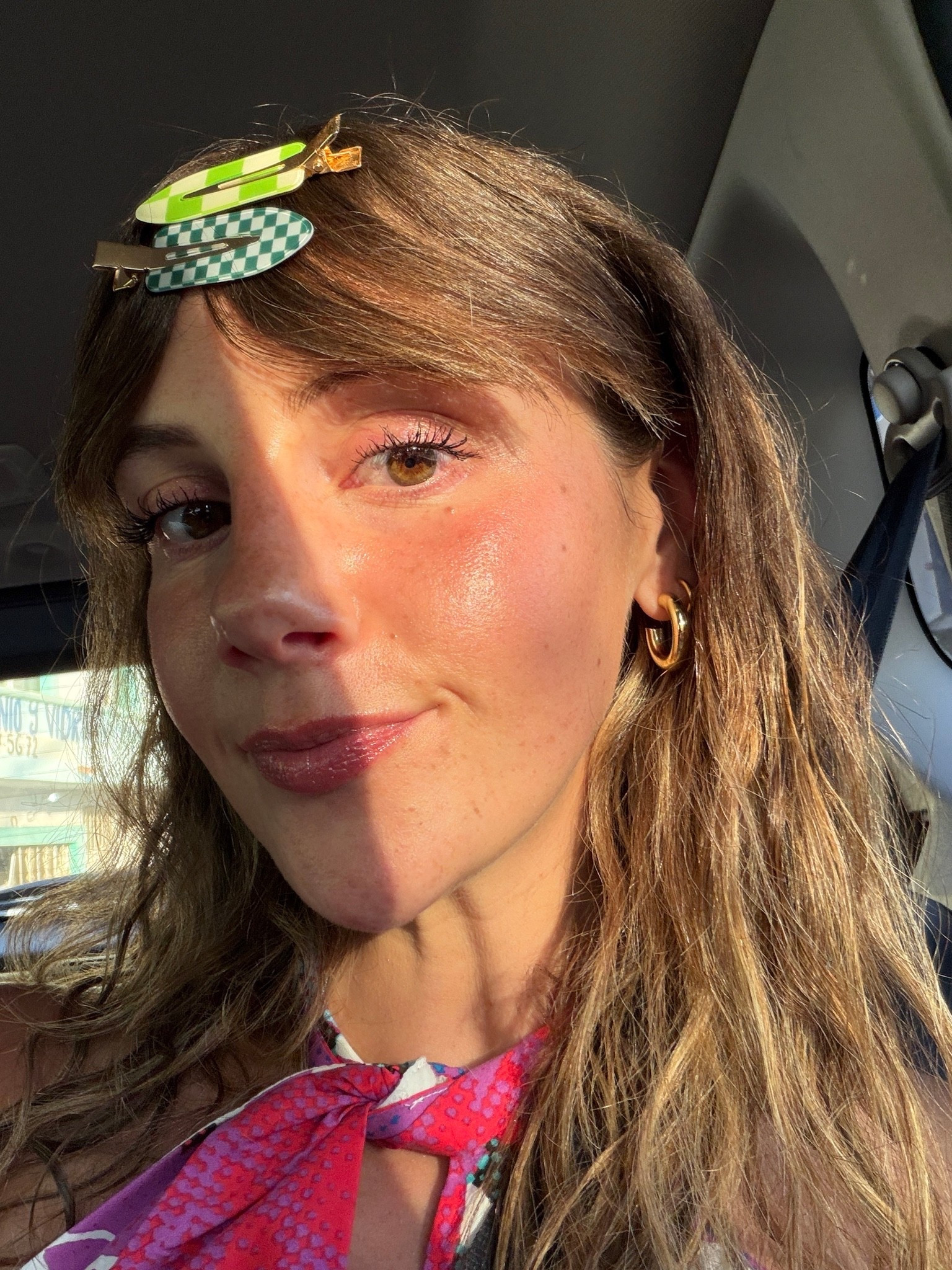 Simple makeup look for dinner after a day in the sun