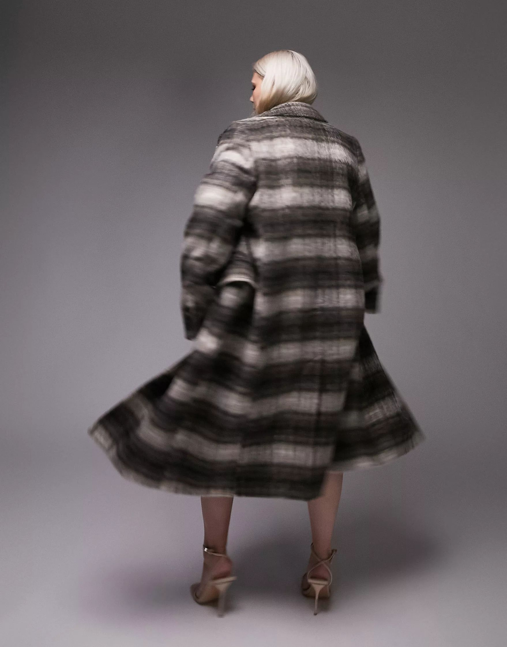 Topshop Curve long-line overcoat in brushed check | ASOS (Global)