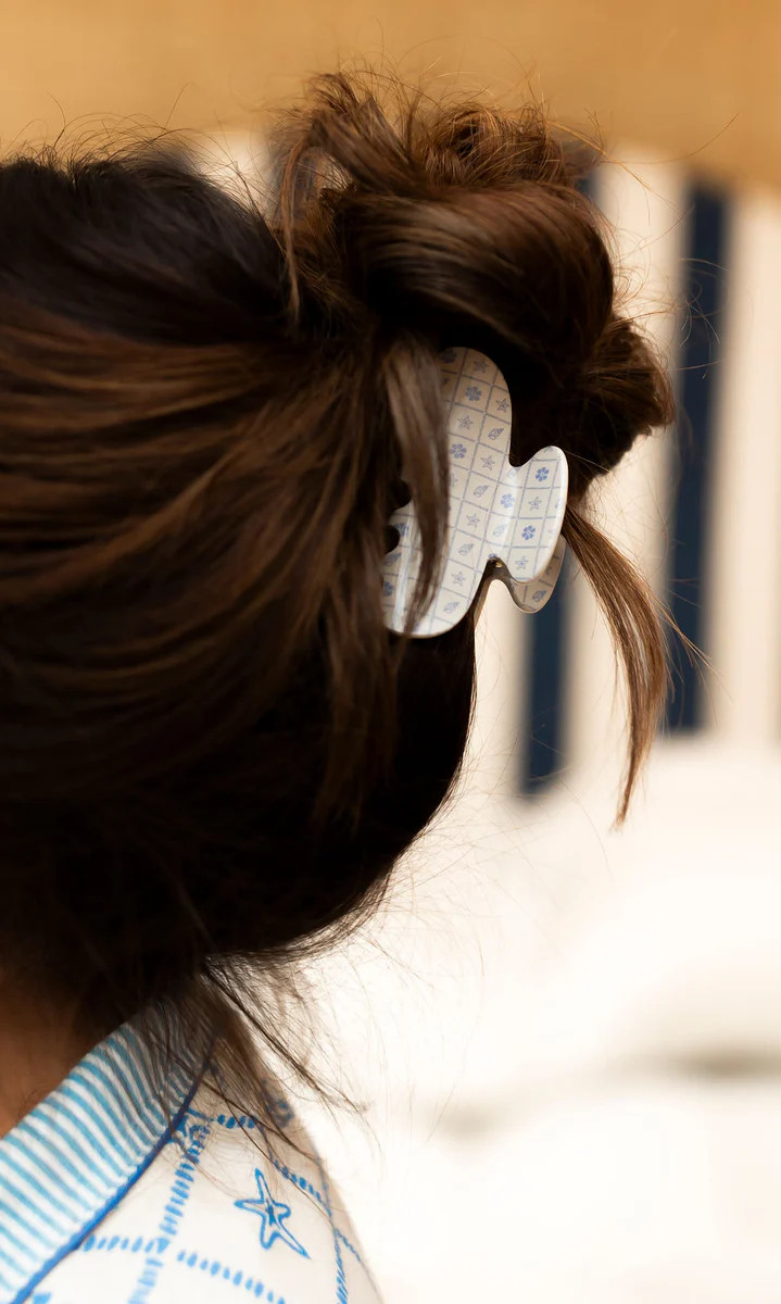 Blue Tile Claw Clip (SHIPS 6/24-6/28) | Shop Staykation