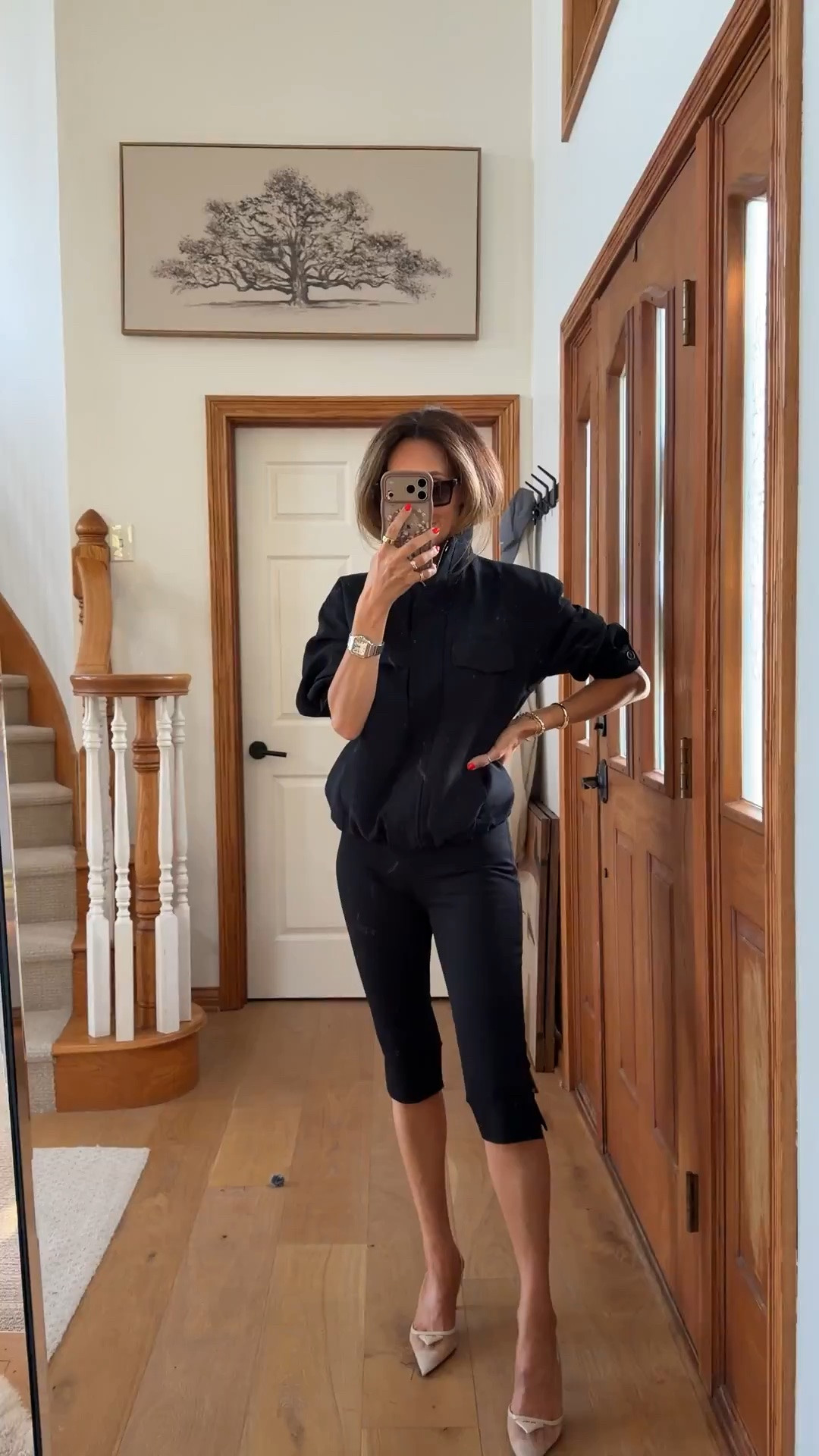 The capri pants I’ve been searching for. Paired with the black high-collar jacket. Quiet European street style. 🖤

#LTKgrwm #LTKootd #LTKOver40