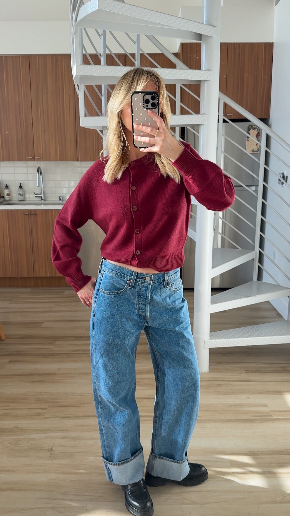 Size 25 jeans small cardigan 

#LTKFallSale #LTKSeasonal #LTKStyleTip