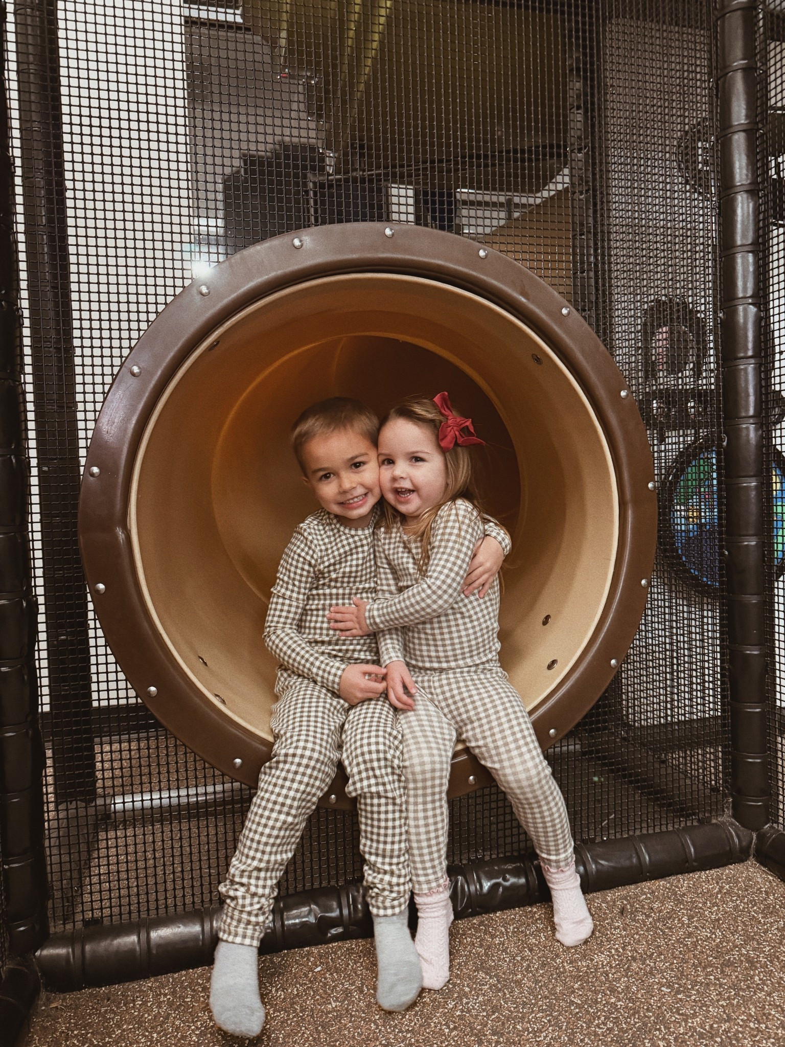 link to the kids gingham pajamas & prim’s bows 🤍

#LTKKids #LTKBaby #LTKHoliday