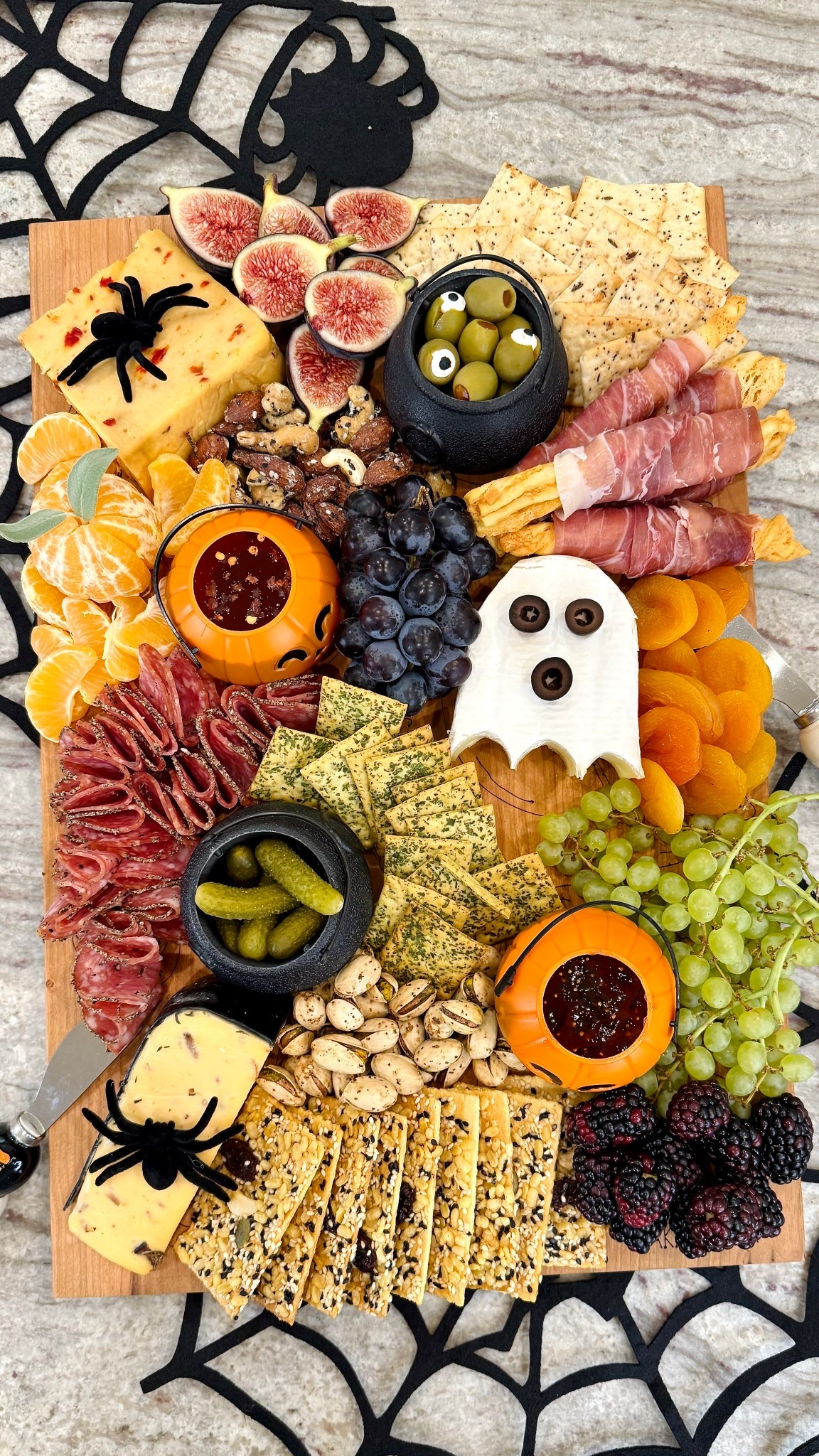 Halloween Signature Board! 👻🧀 Frightfully delicious cheese and charcuterie are accompanied by seasonal crackers, fruits and nuts.

#LTKParties #LTKHalloween #LTKSeasonal