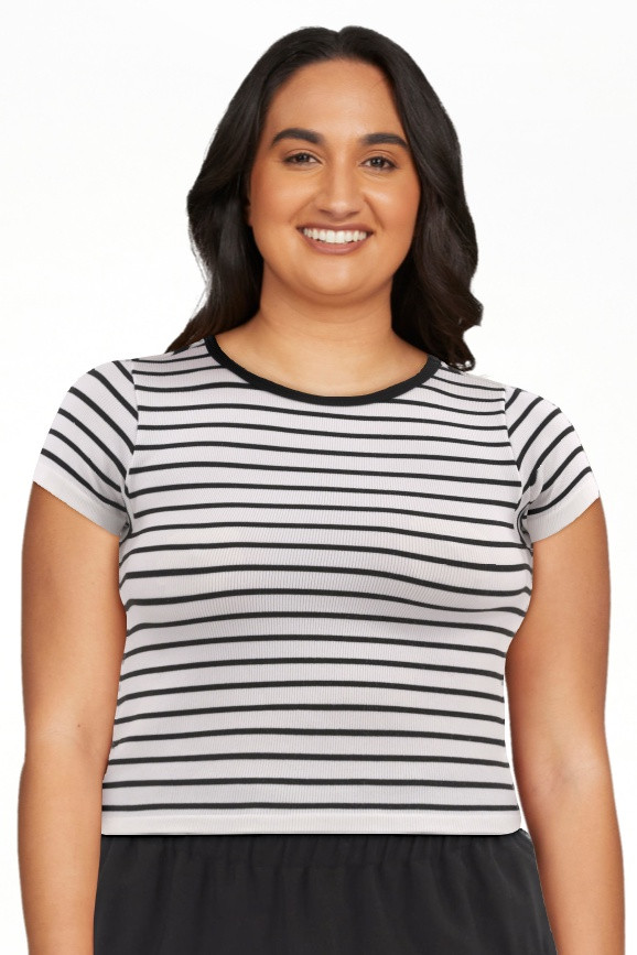 No Boundaries Seamless Crop Top with Short Sleeves, Women's | Walmart (US)