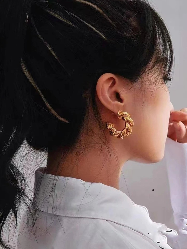Twist Design Cuff Hoop Earrings | SHEIN
