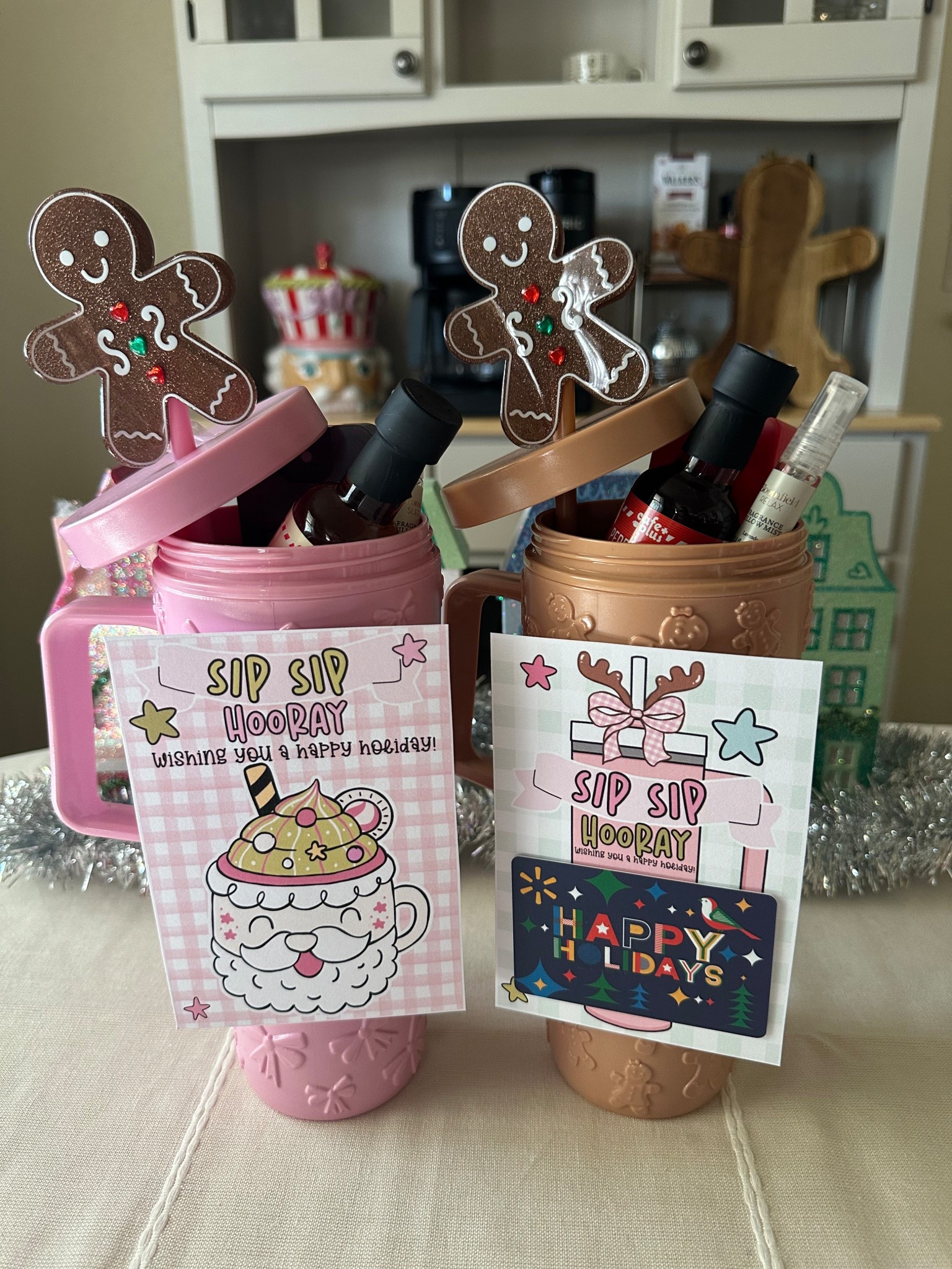 These cups (and I’ve also linked some amazing ones that are different) make the perfect gifts for teachers or bestie burr gifts. Fill them up and add that adorable free printable grab it on my IG page 🎄

#LTKHoliday #LTKSeasonal #LTKGiftGuide