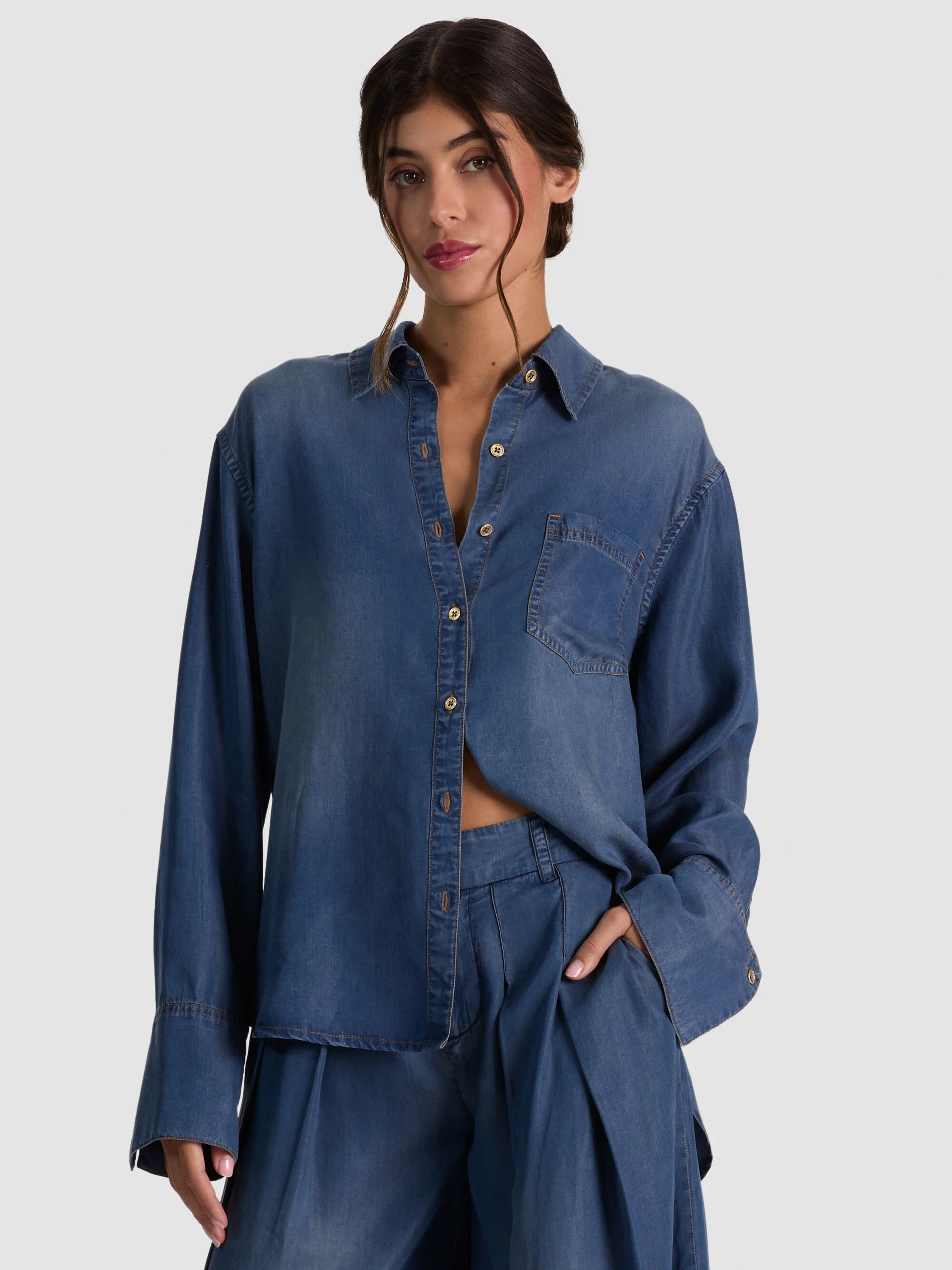 FINELY OVERSIZED DENIM BUTTON DOWN | Alice + Olivia
